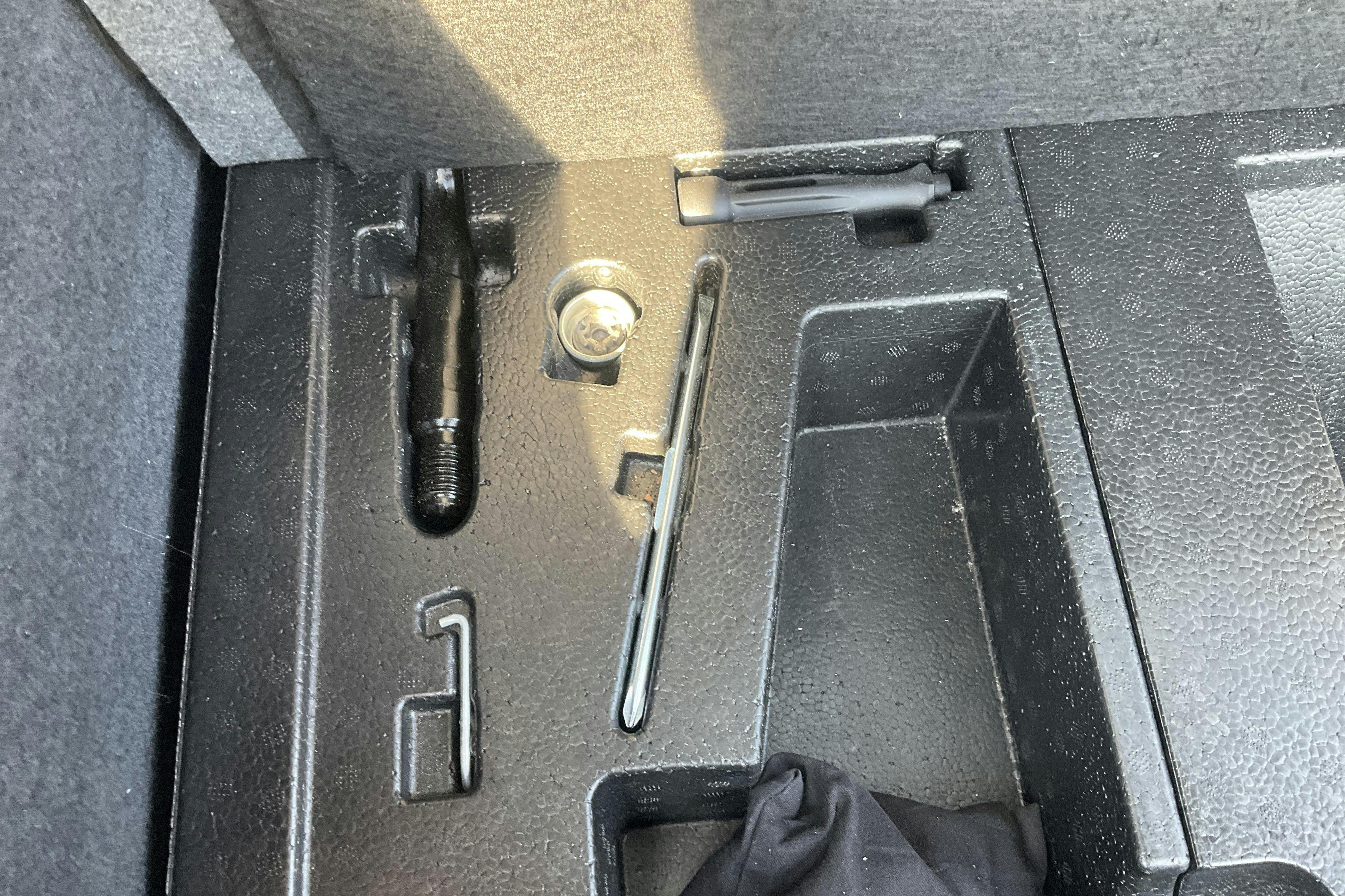 Vehicle Image 14