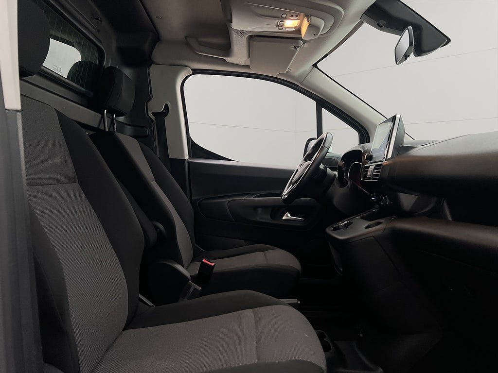 Vehicle Image 28