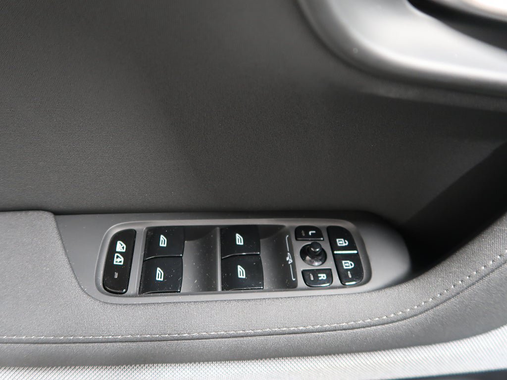 Vehicle Image 40