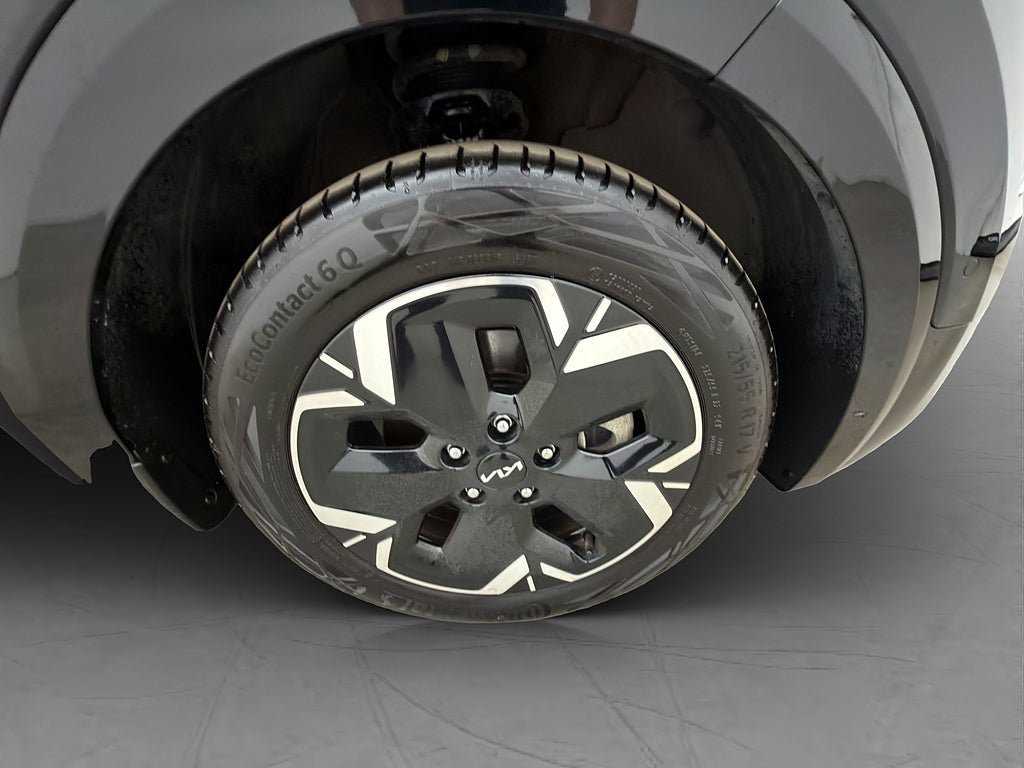 Vehicle Image 35