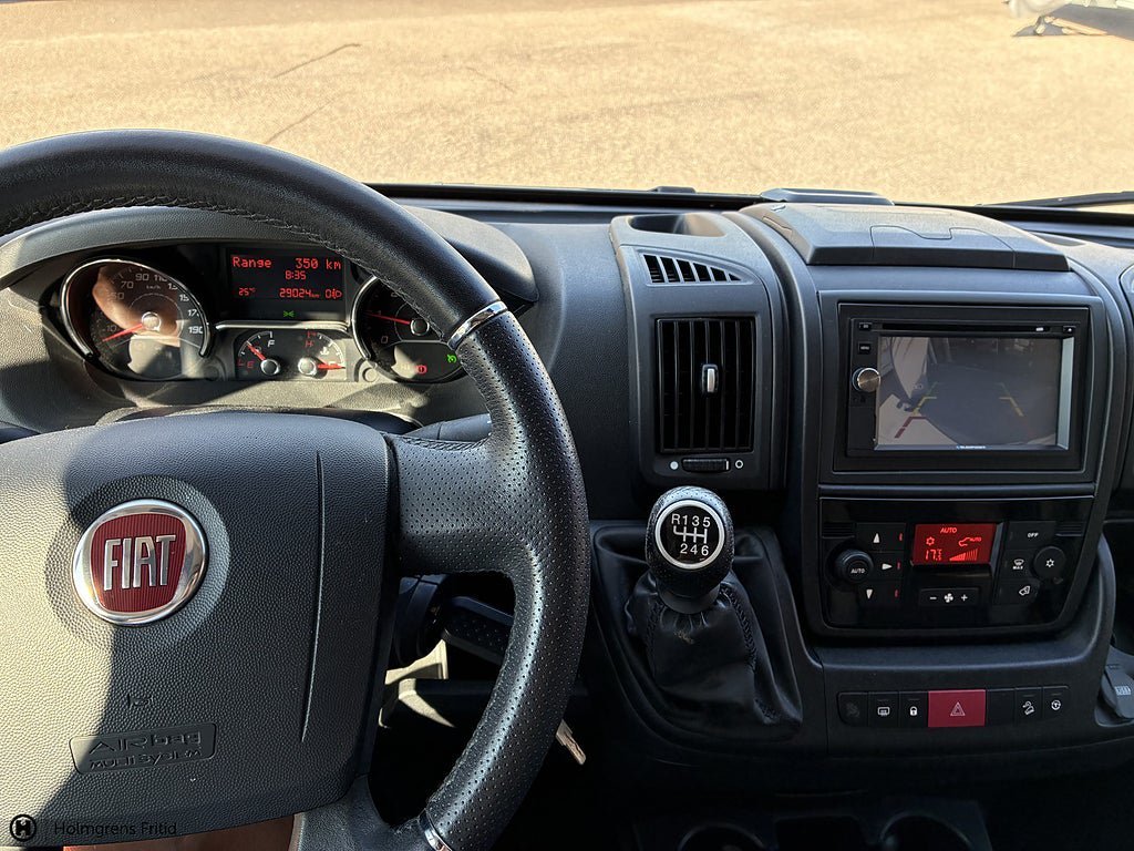 Vehicle Image 17