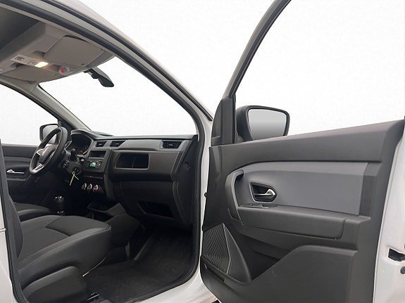 Vehicle Image 24