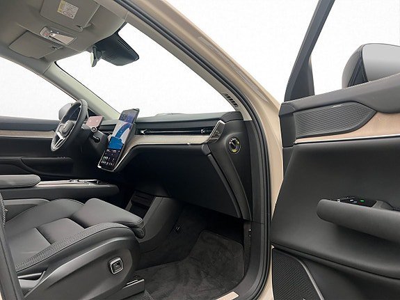 Vehicle Image 38