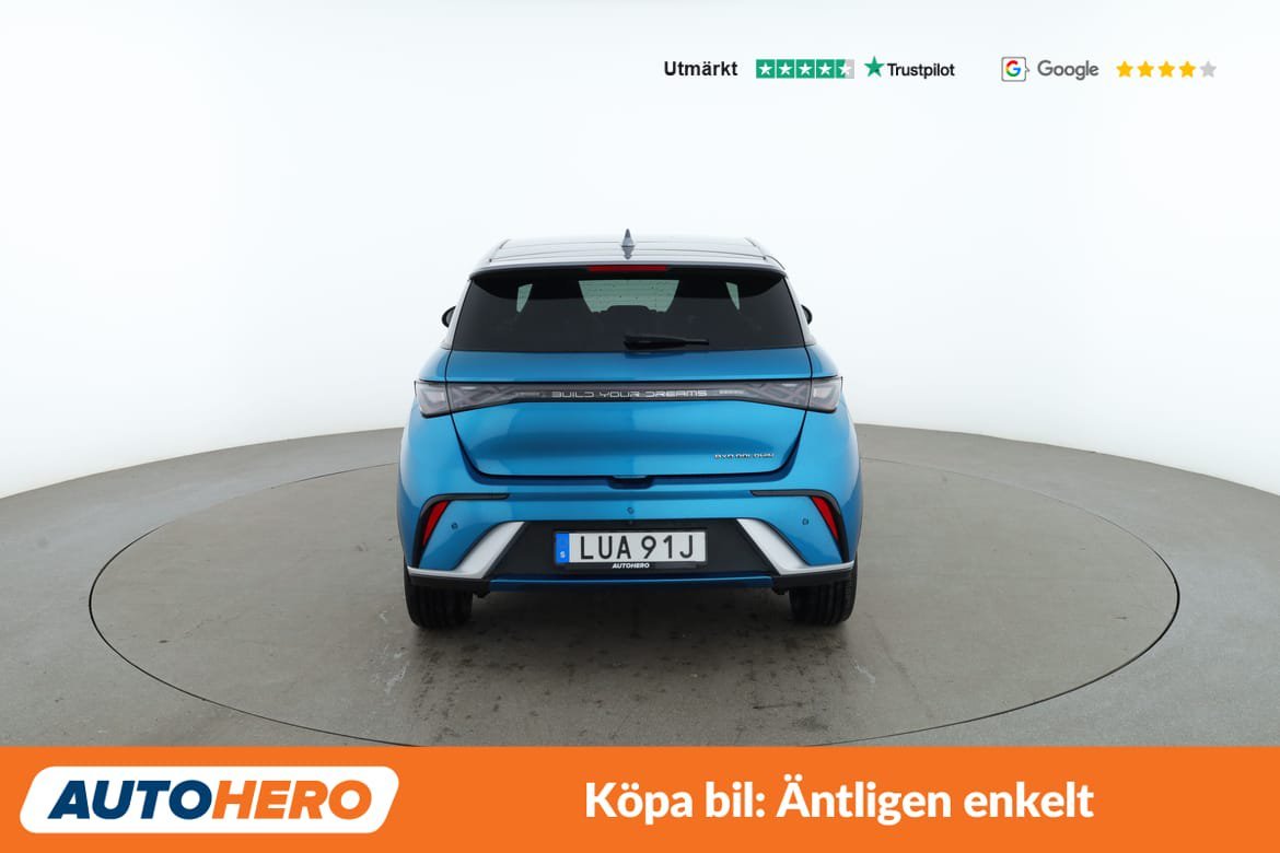 Vehicle Image 4