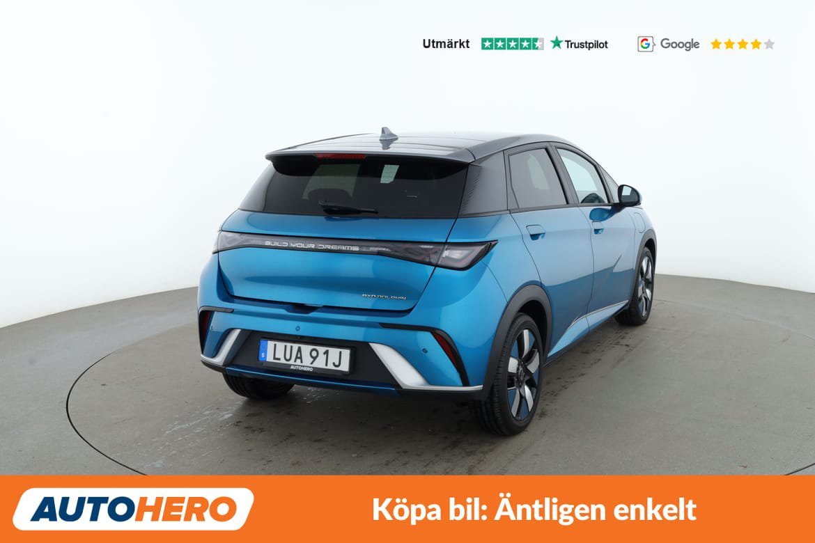 Vehicle Image 6