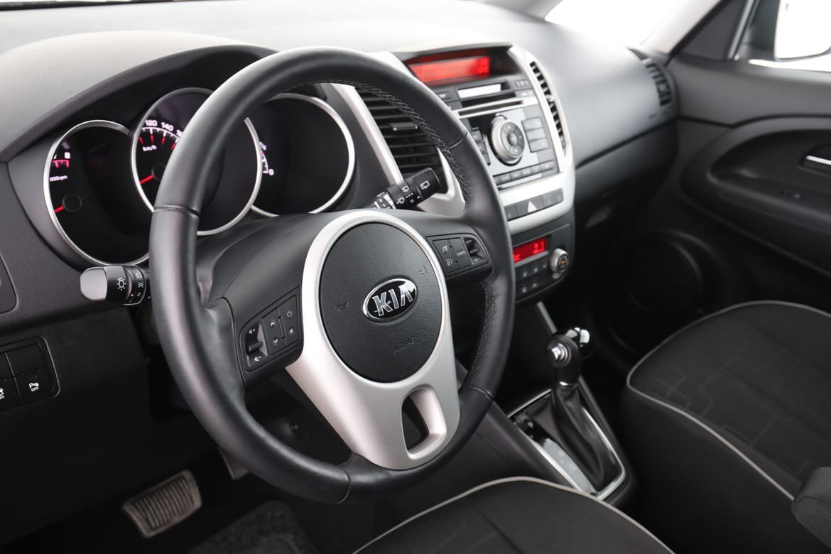 Vehicle Image 12