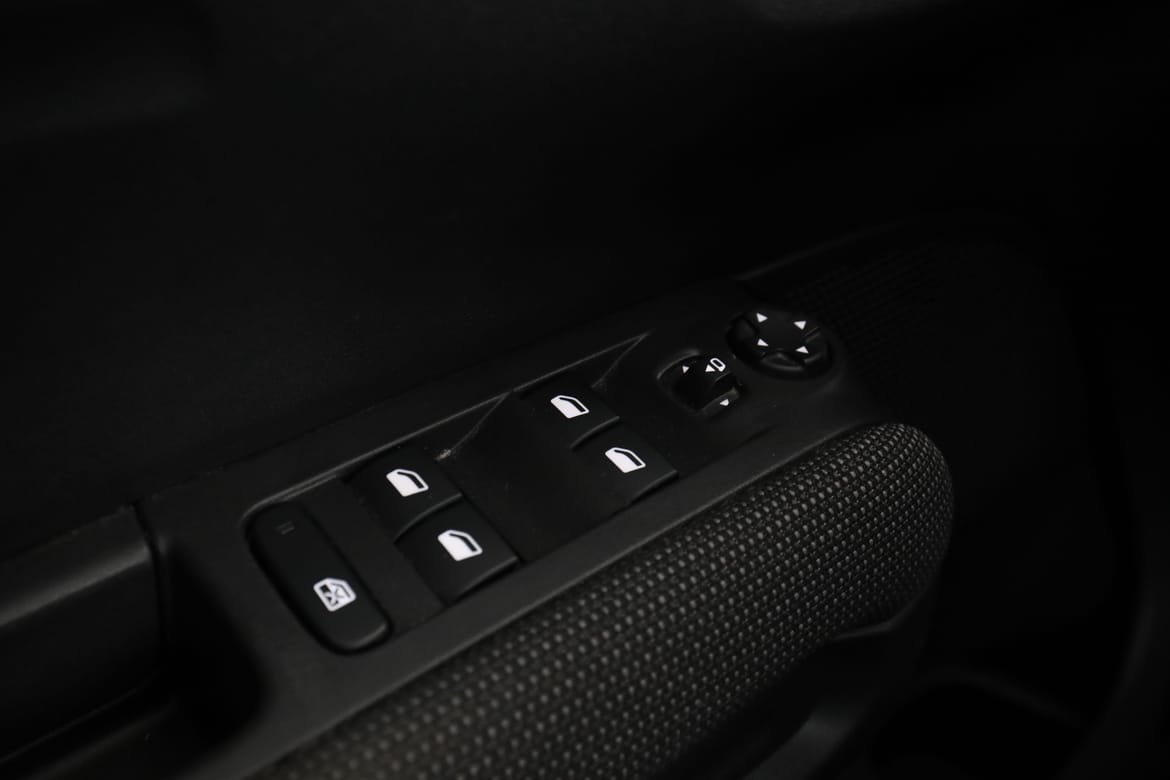 Vehicle Image 35