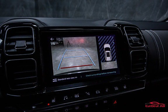 Vehicle Image 24