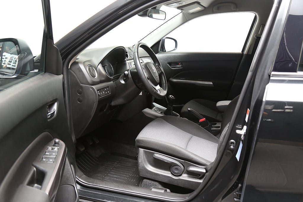 Vehicle Image 8