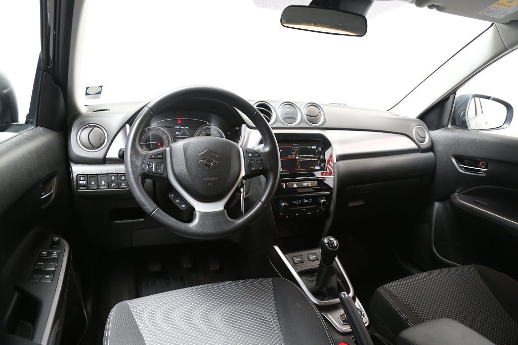 Vehicle Image 12
