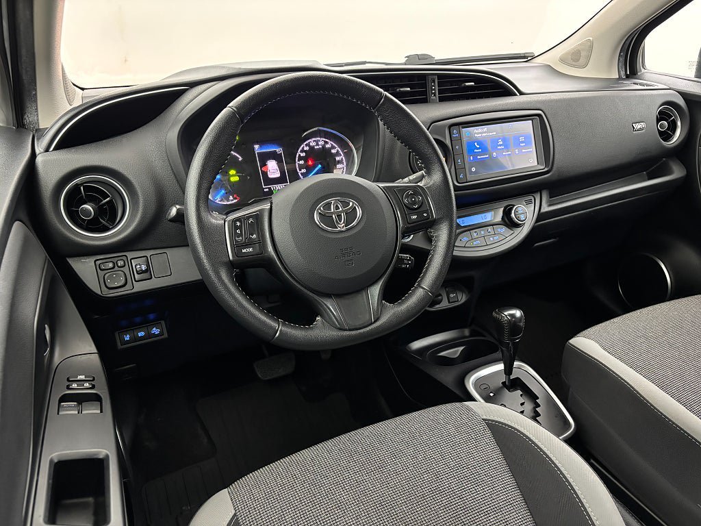 Vehicle Image 15