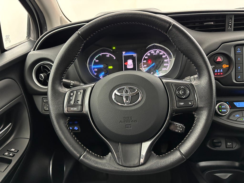 Vehicle Image 18