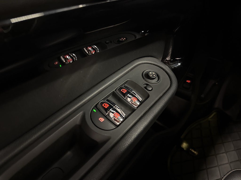 Vehicle Image 24