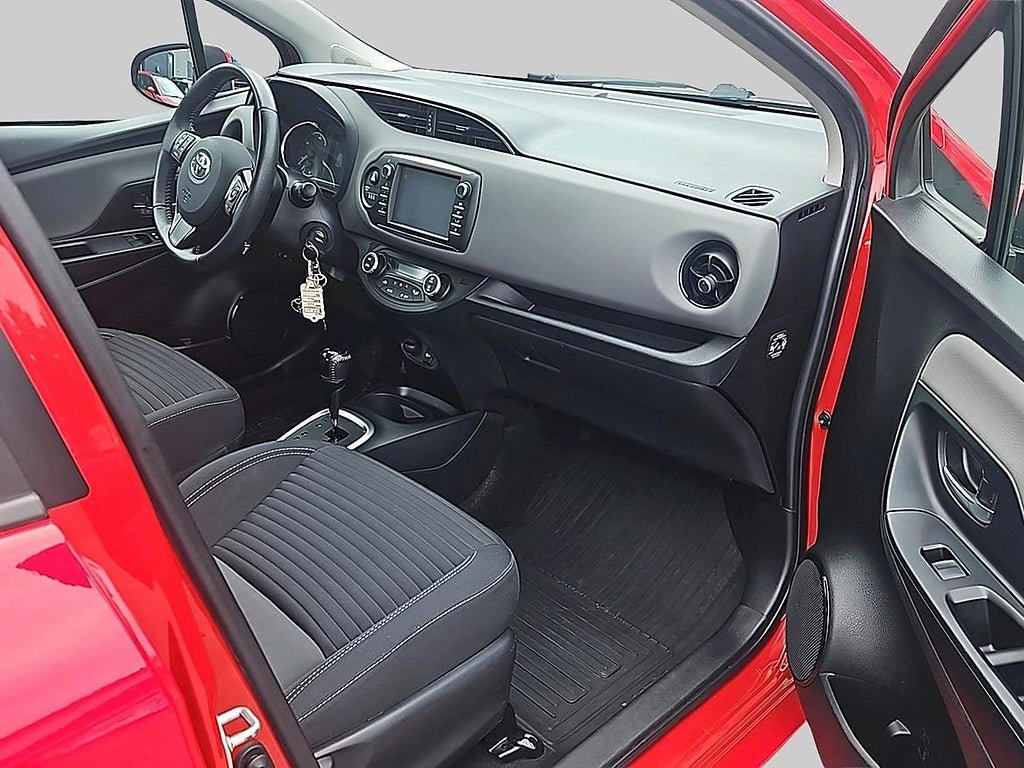 Vehicle Image 10