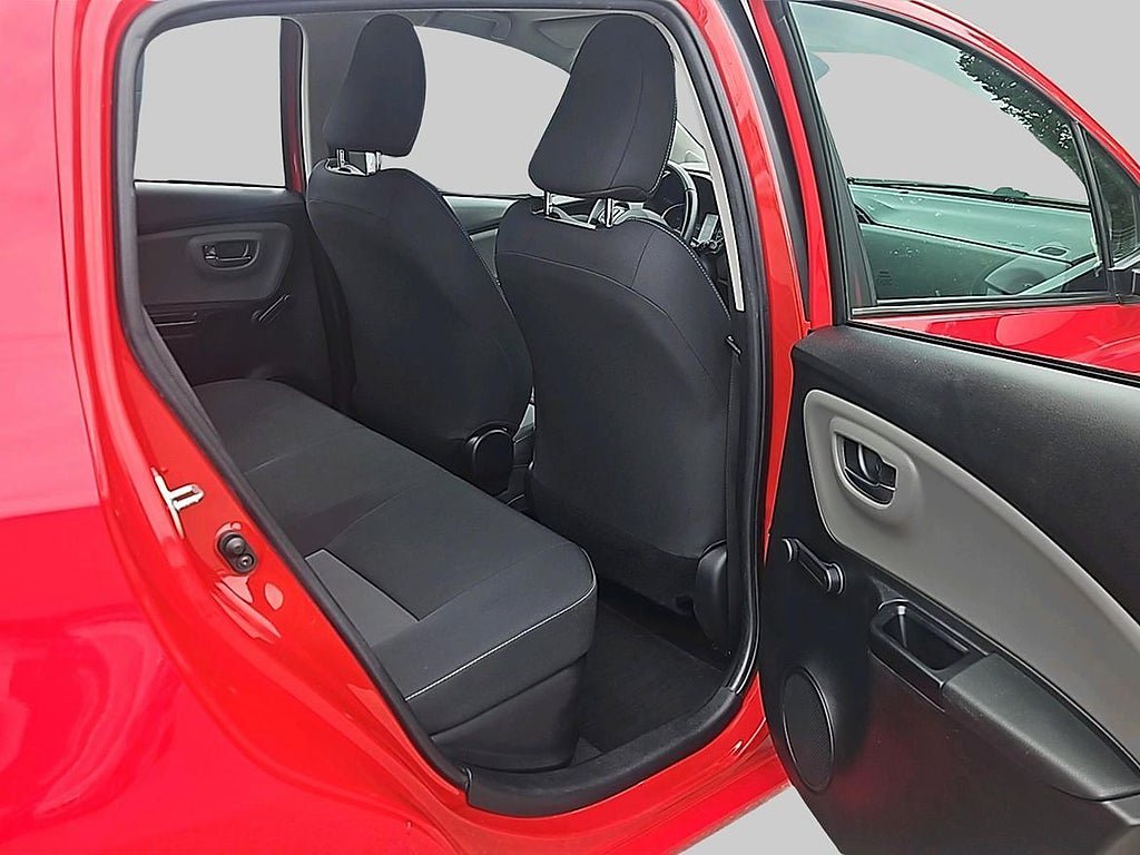 Vehicle Image 11