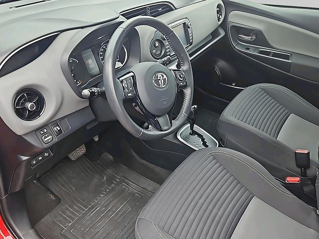 Vehicle Image 14