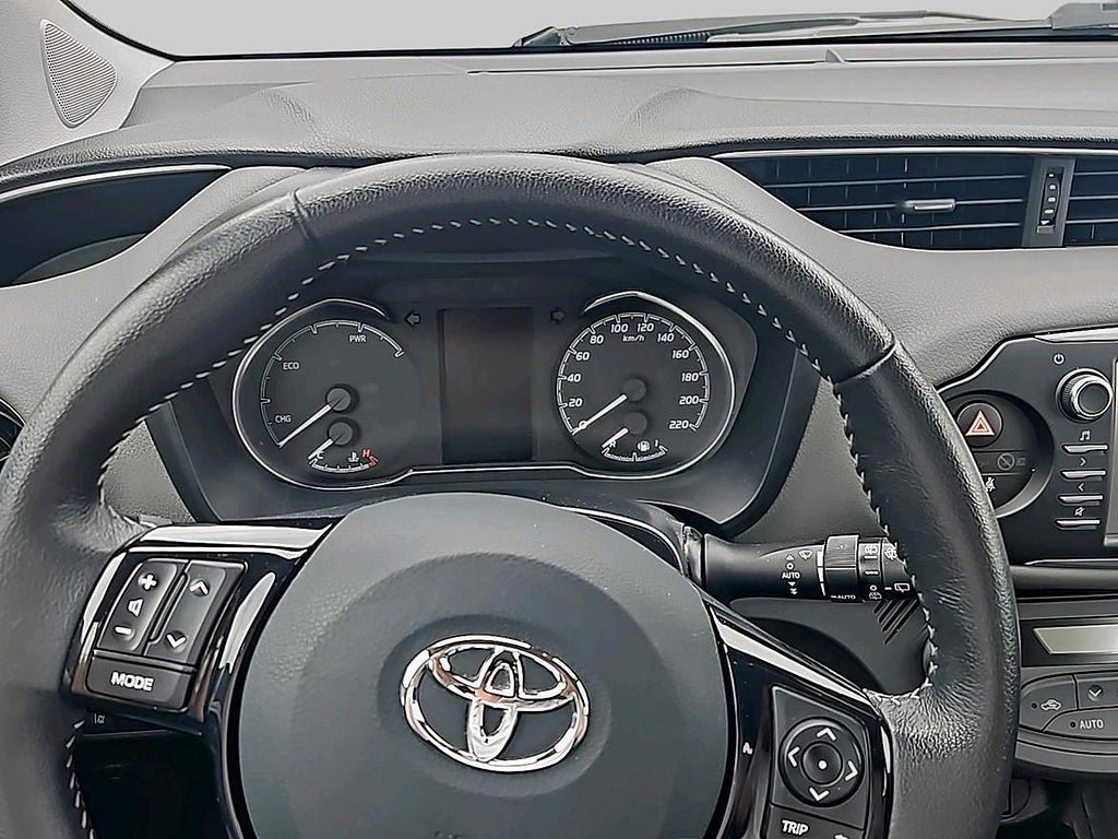 Vehicle Image 15