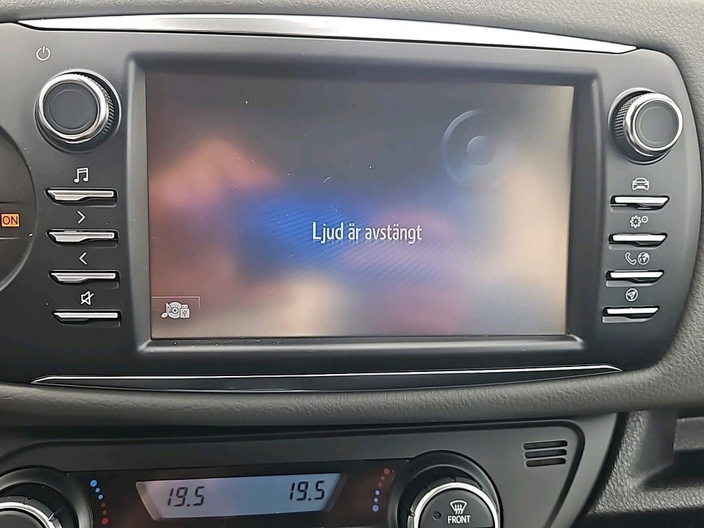 Vehicle Image 17