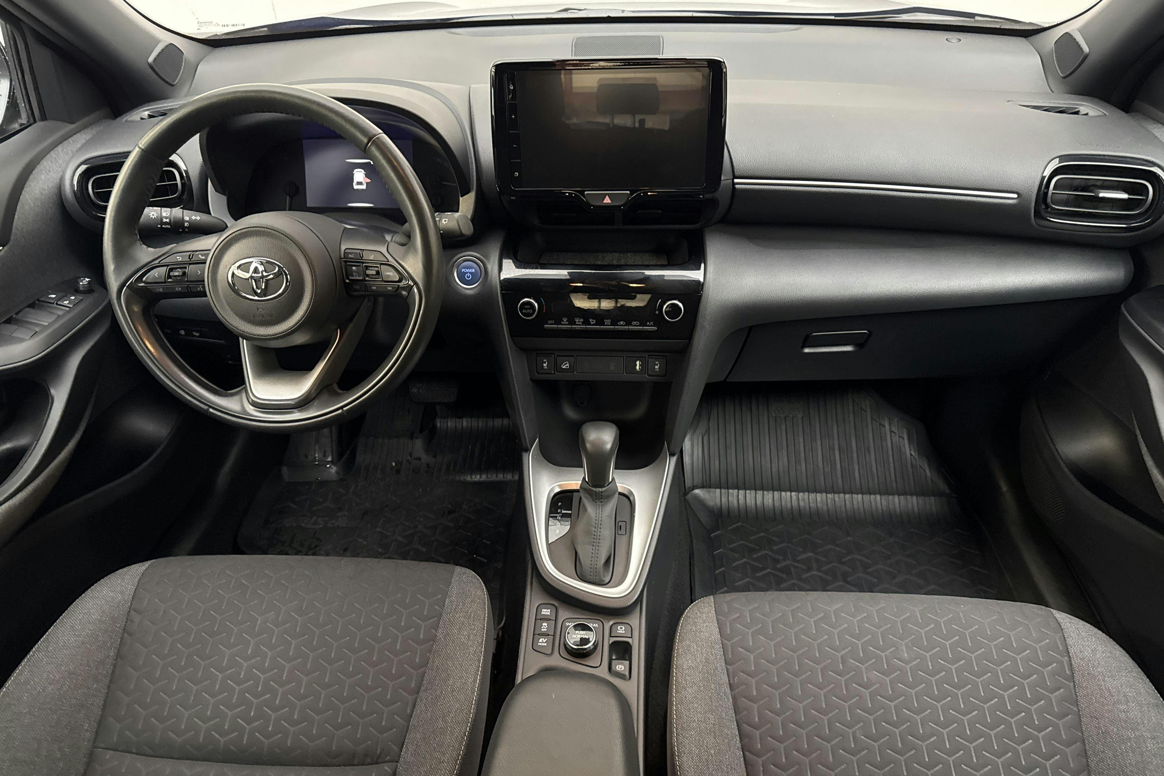 Vehicle Image 6
