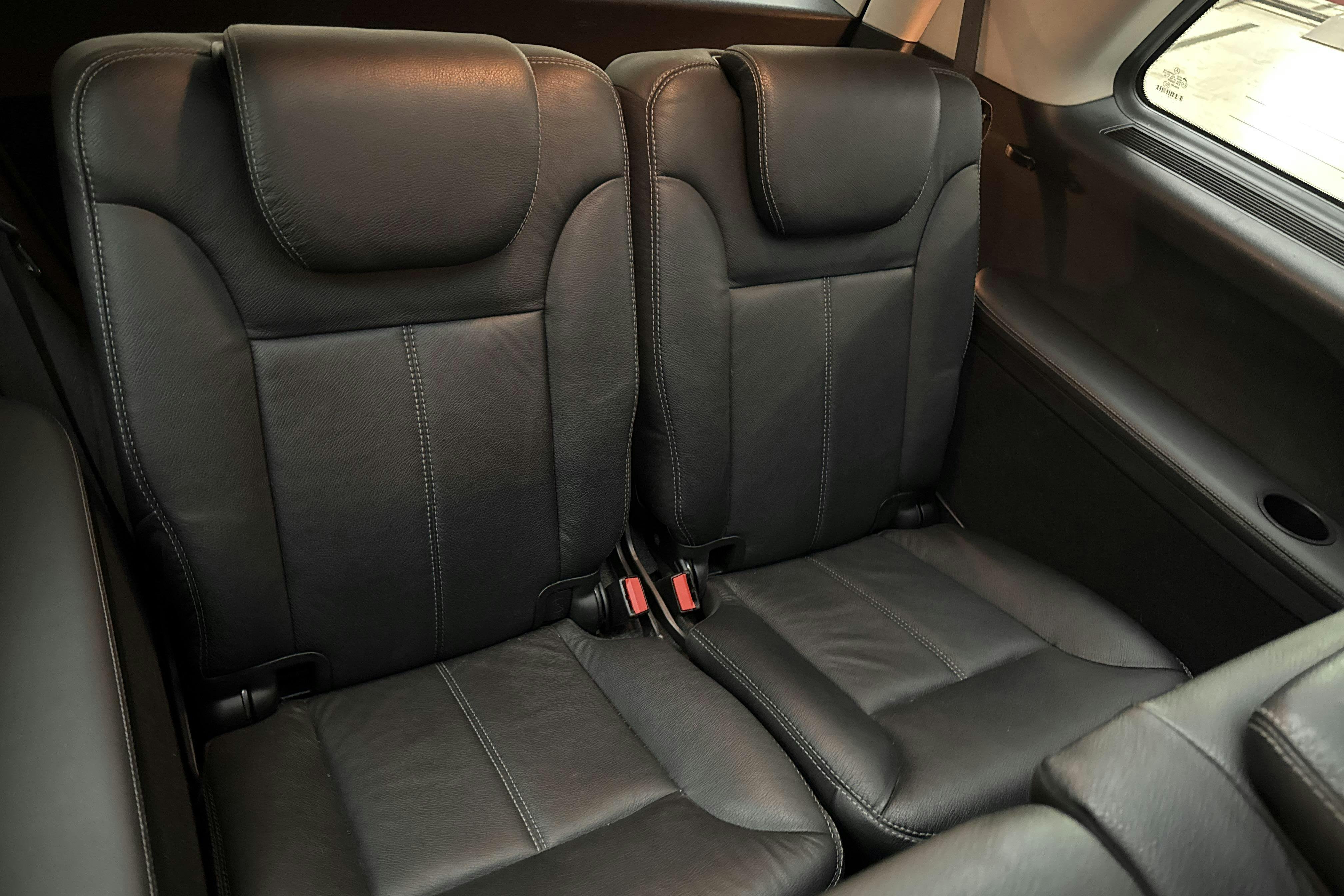 Vehicle Image 9