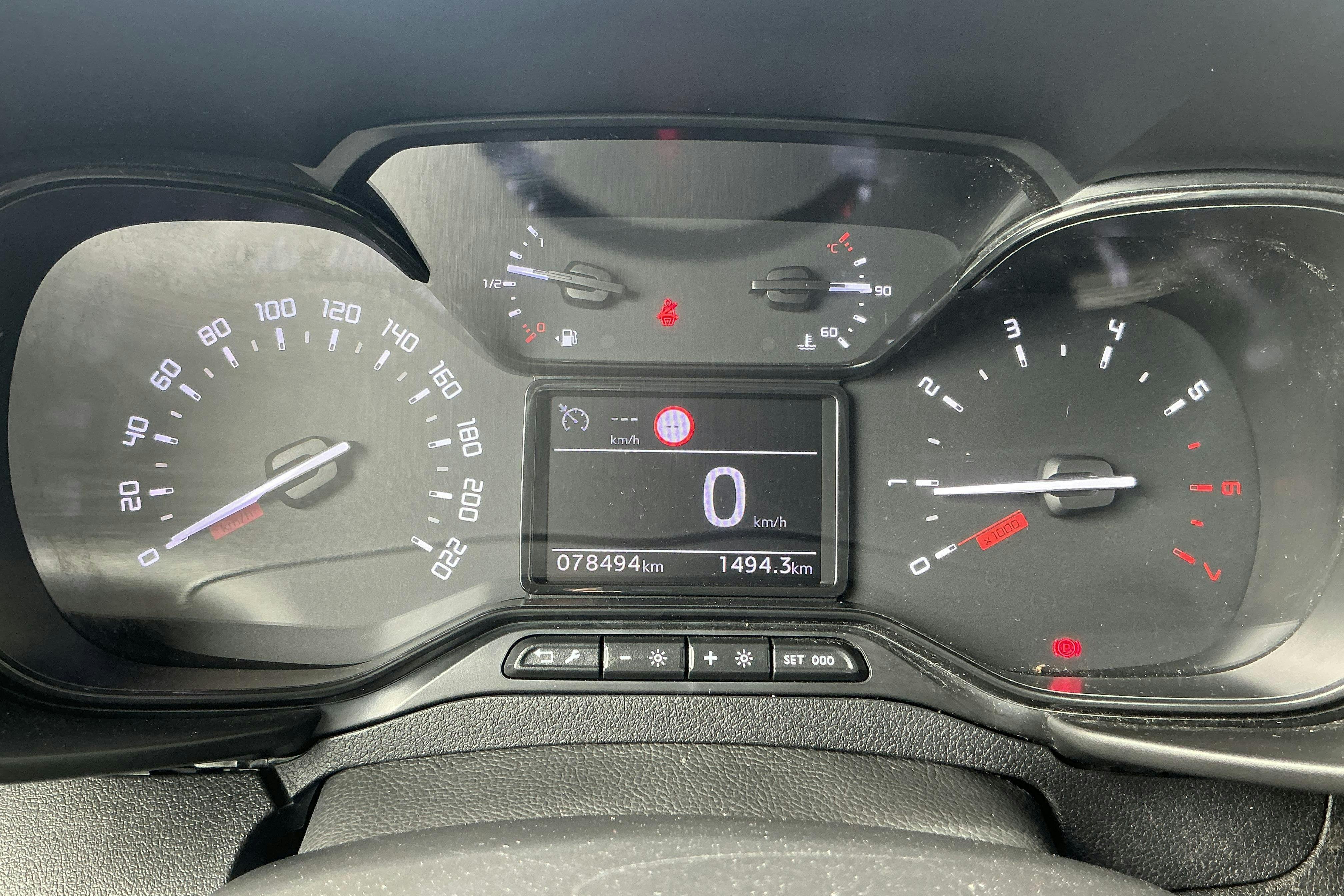 Vehicle Image 9