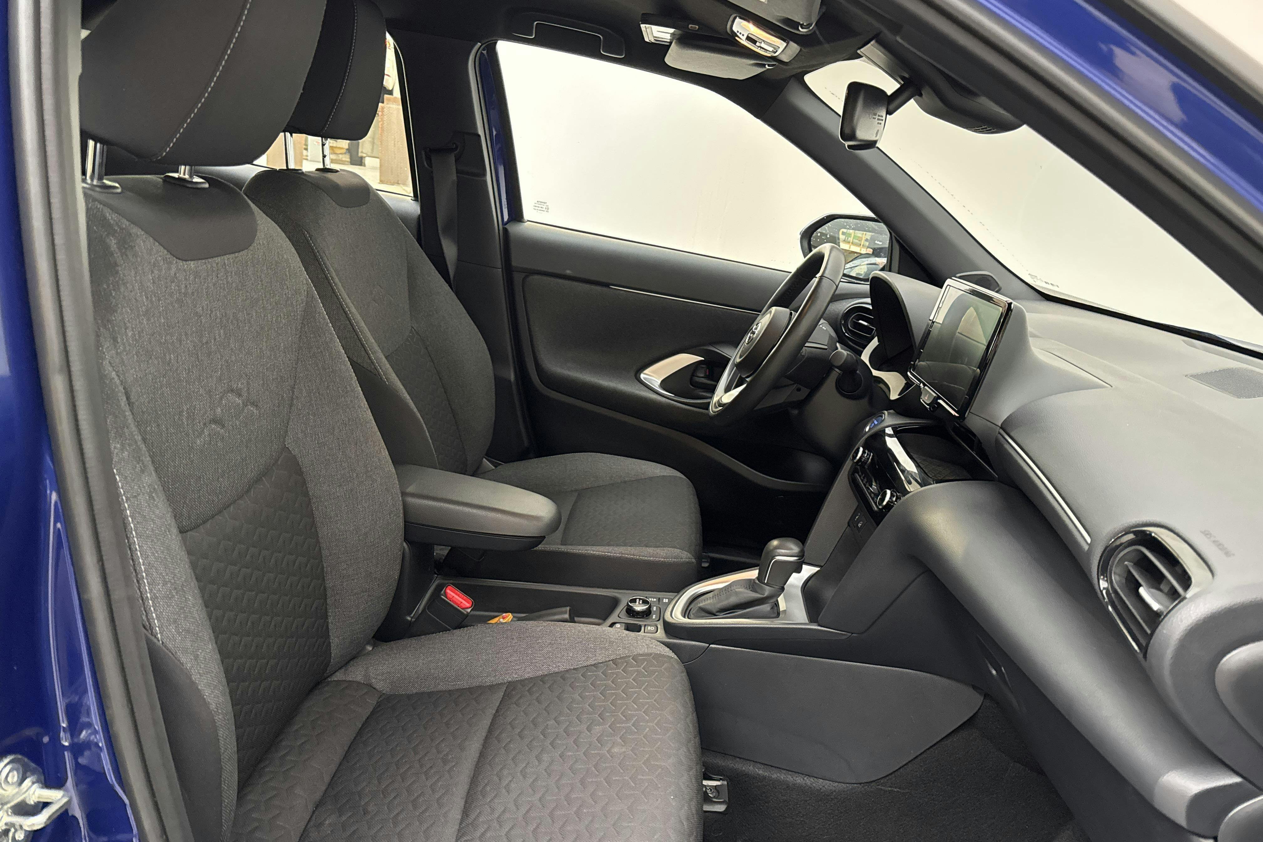 Vehicle Image 7