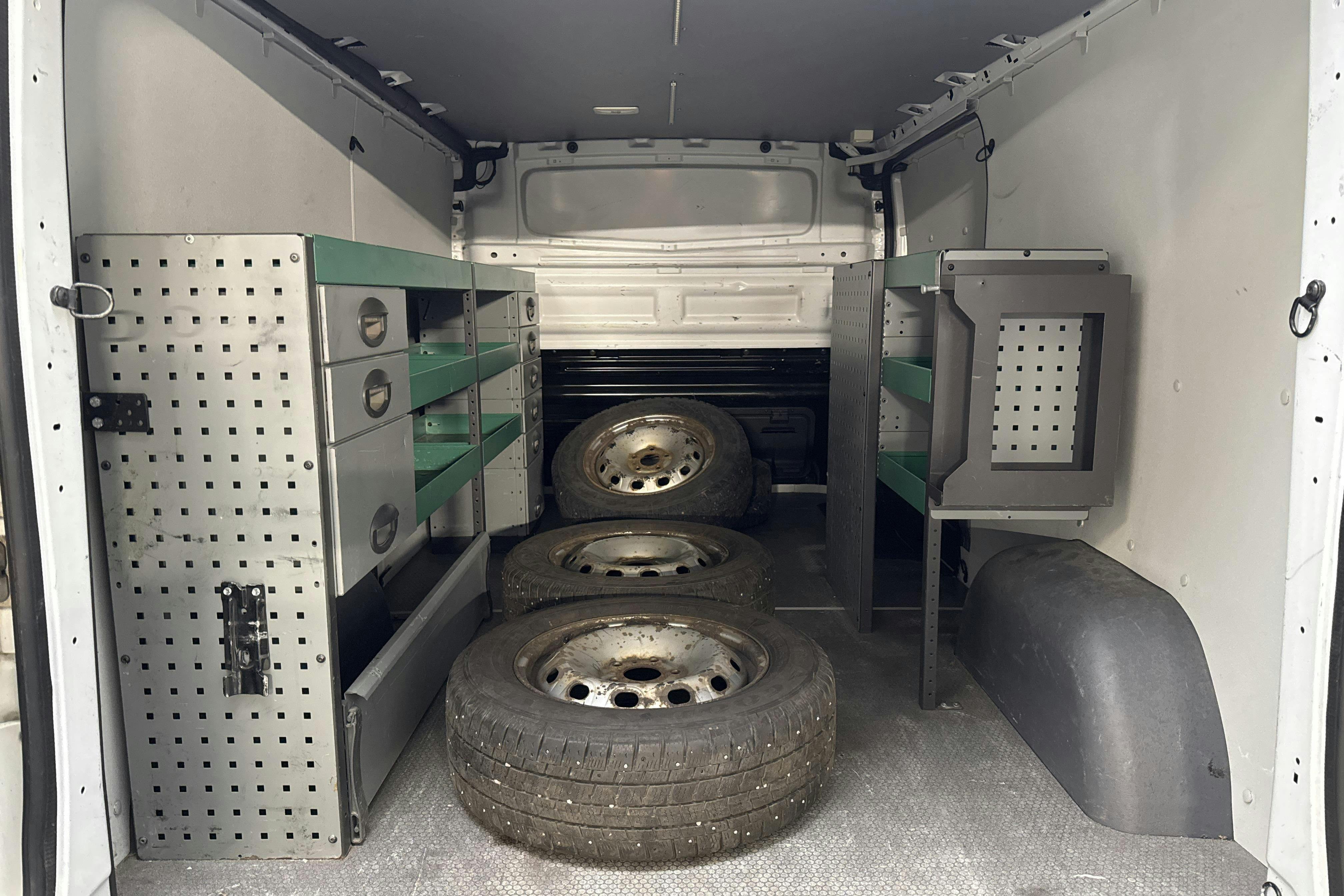 Vehicle Image 8