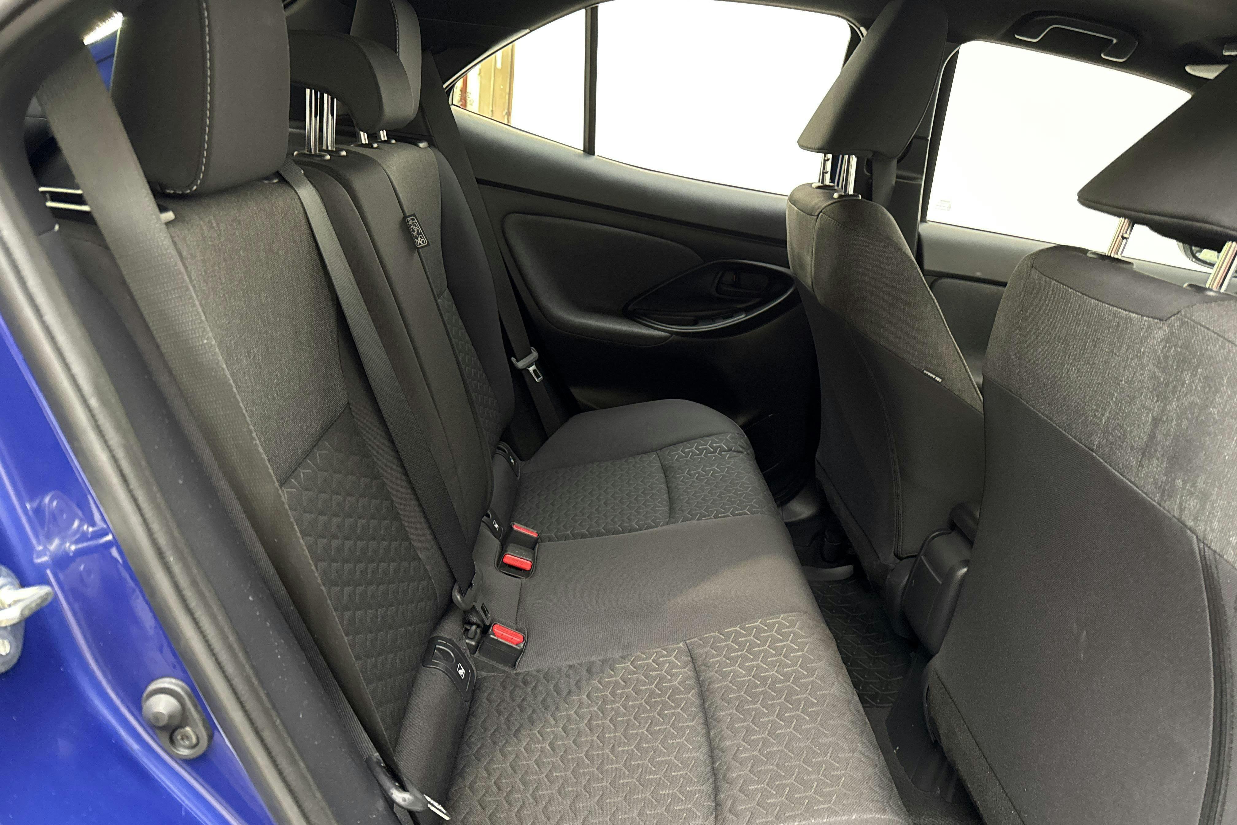 Vehicle Image 8