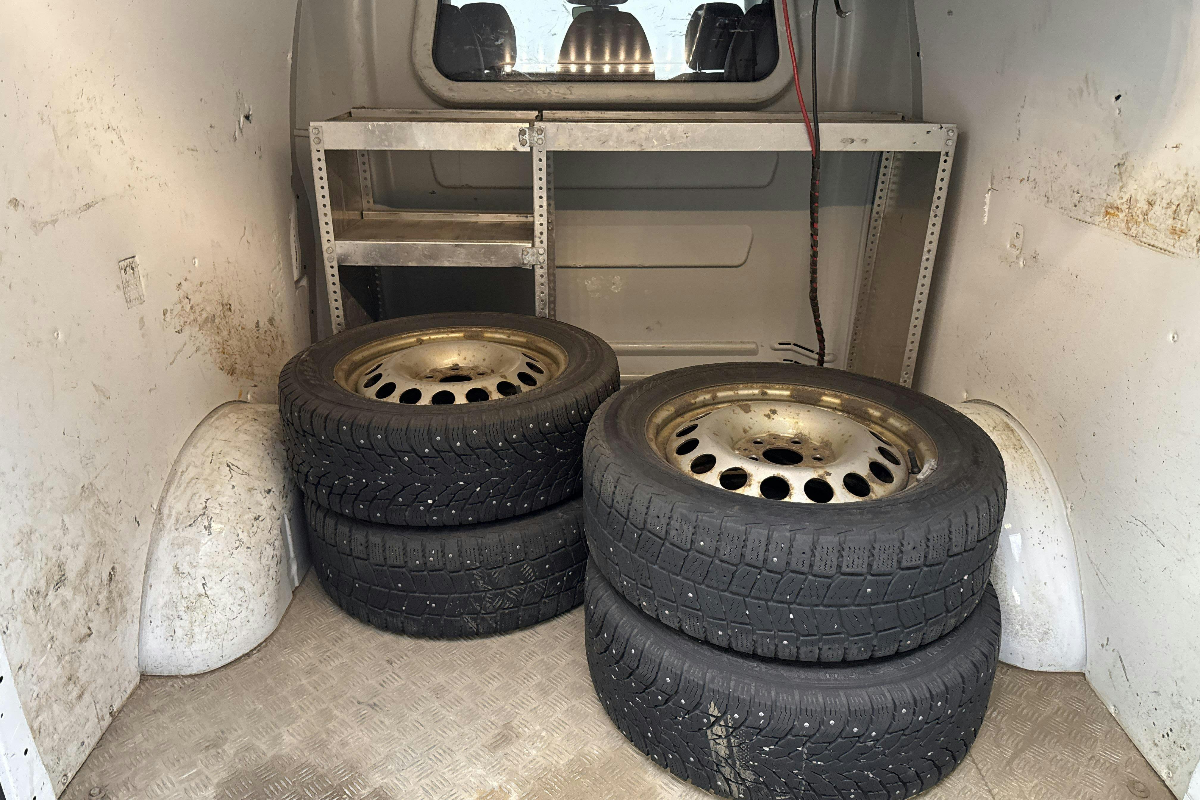 Vehicle Image 9
