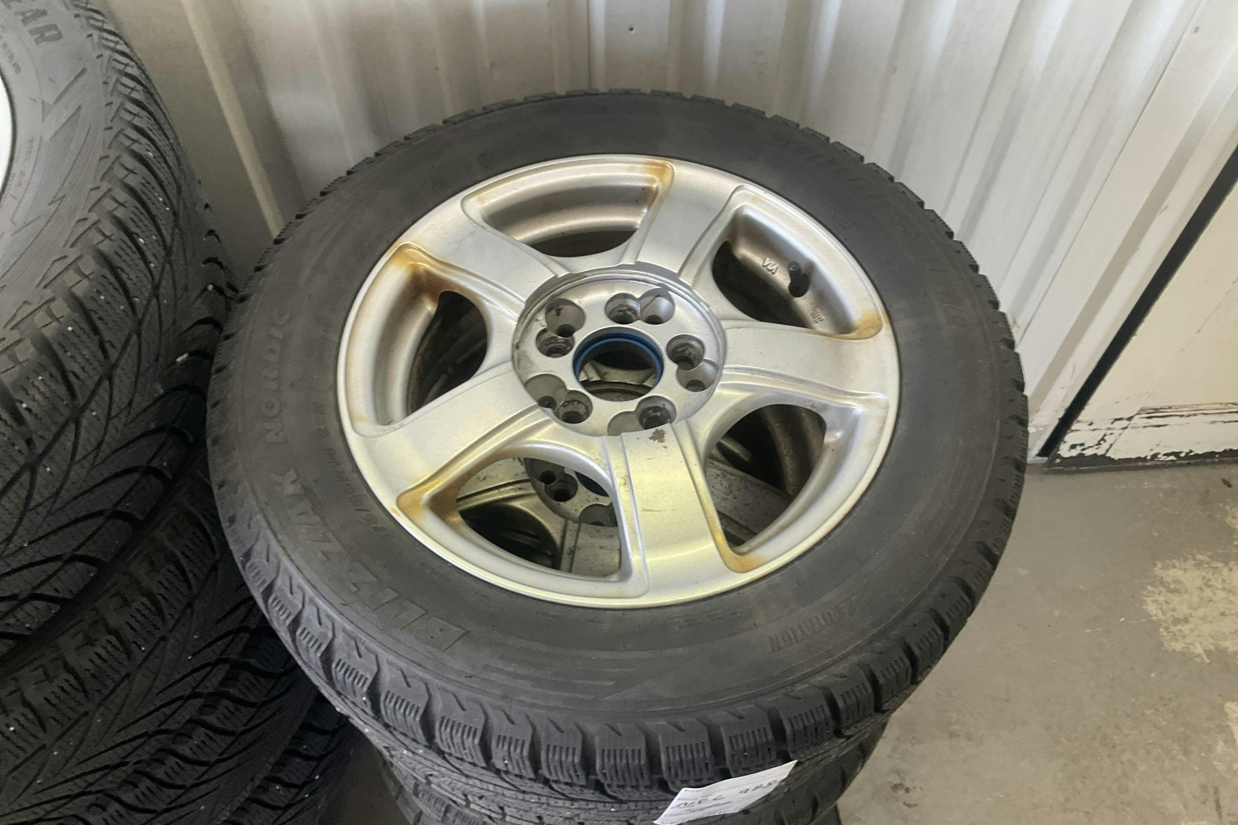 Vehicle Image 11