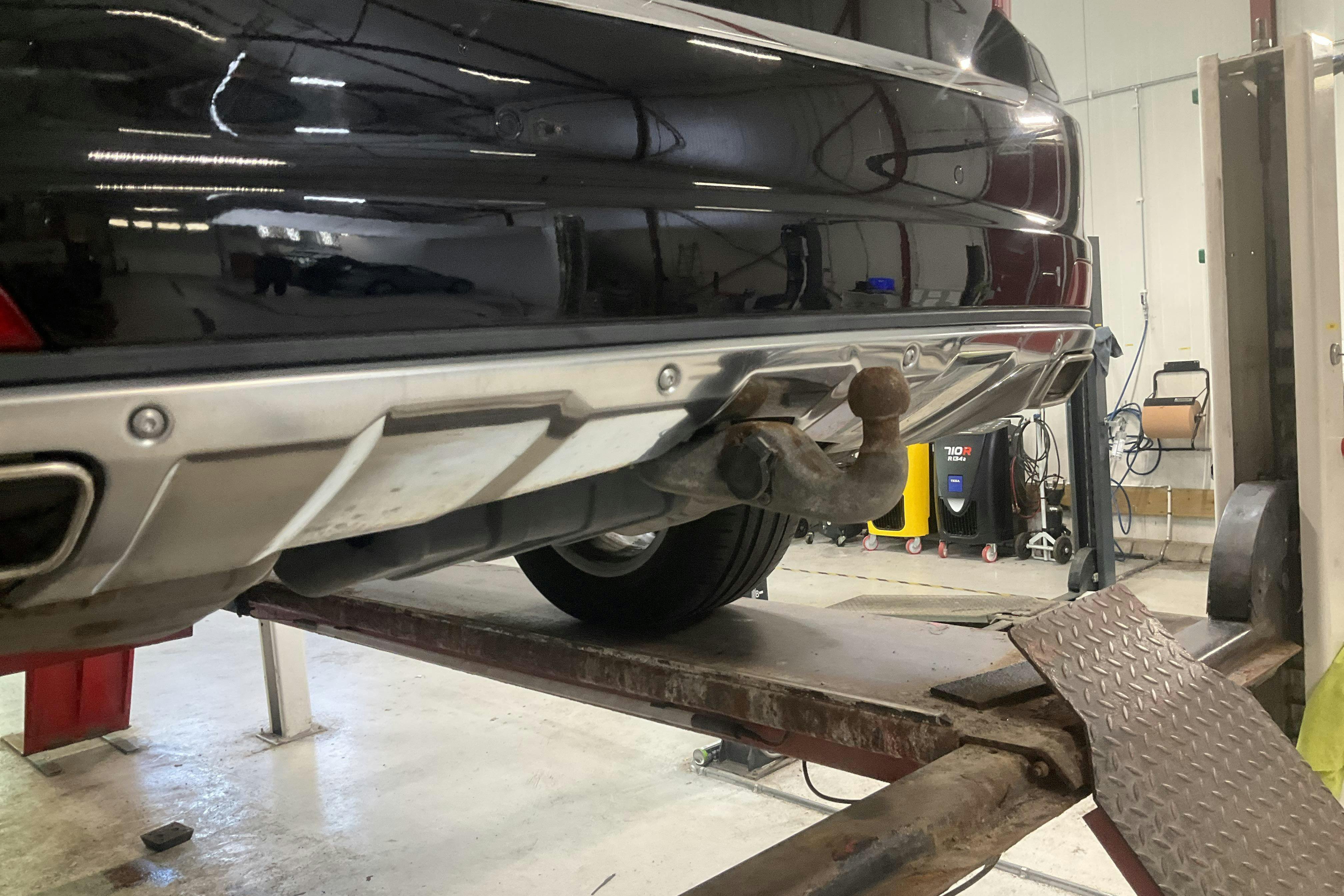 Vehicle Image 16