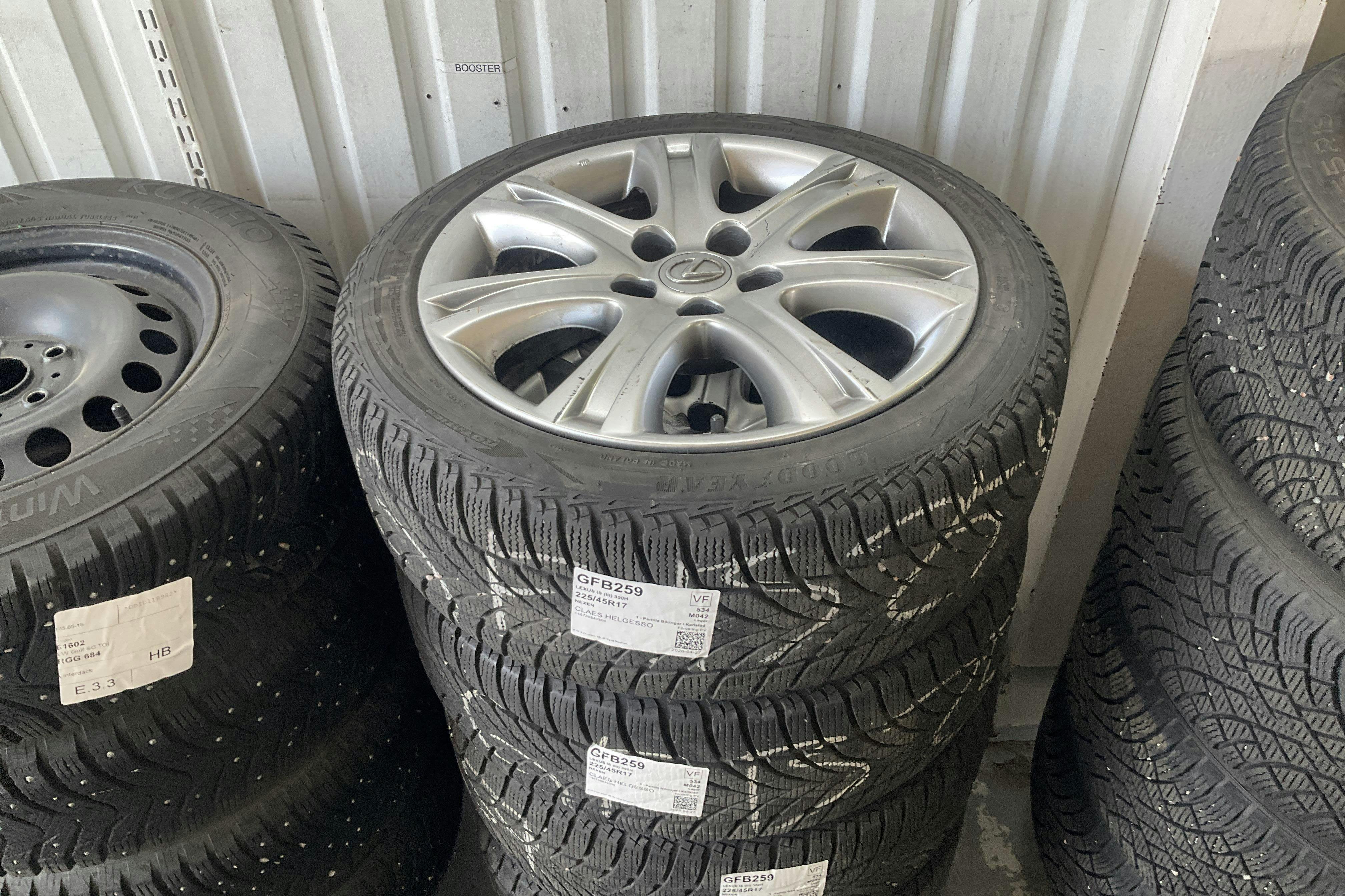 Vehicle Image 11