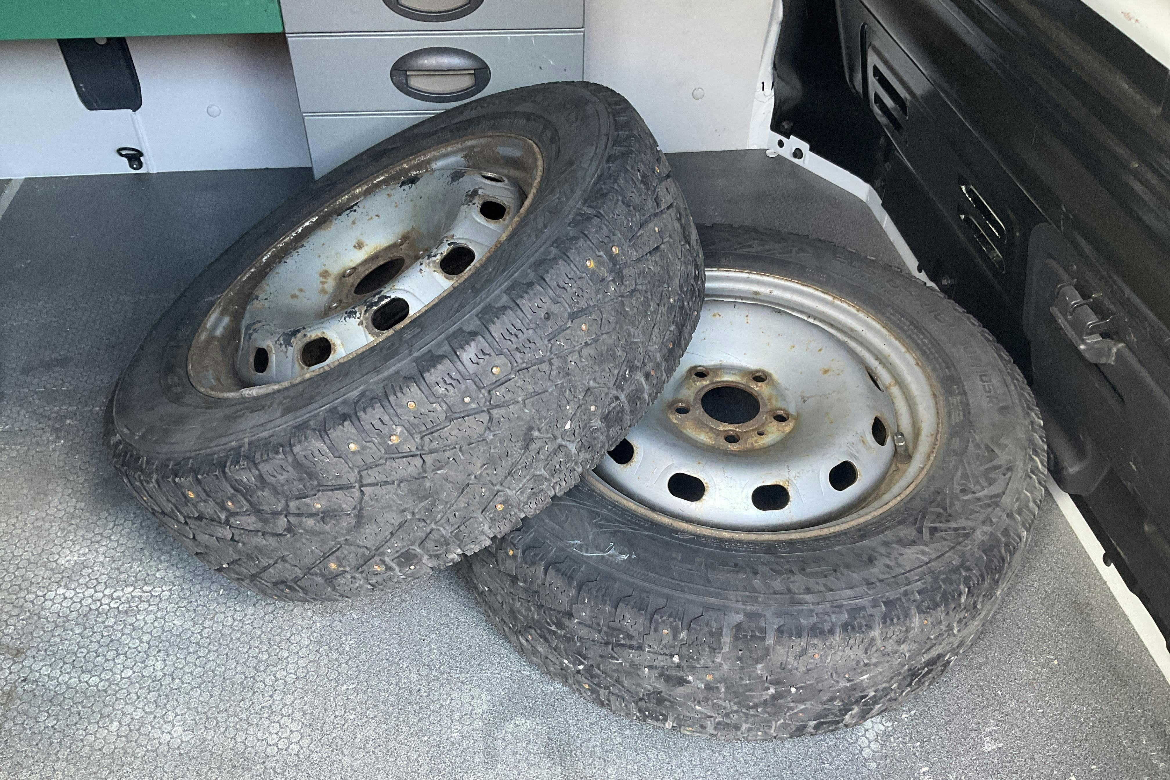 Vehicle Image 12