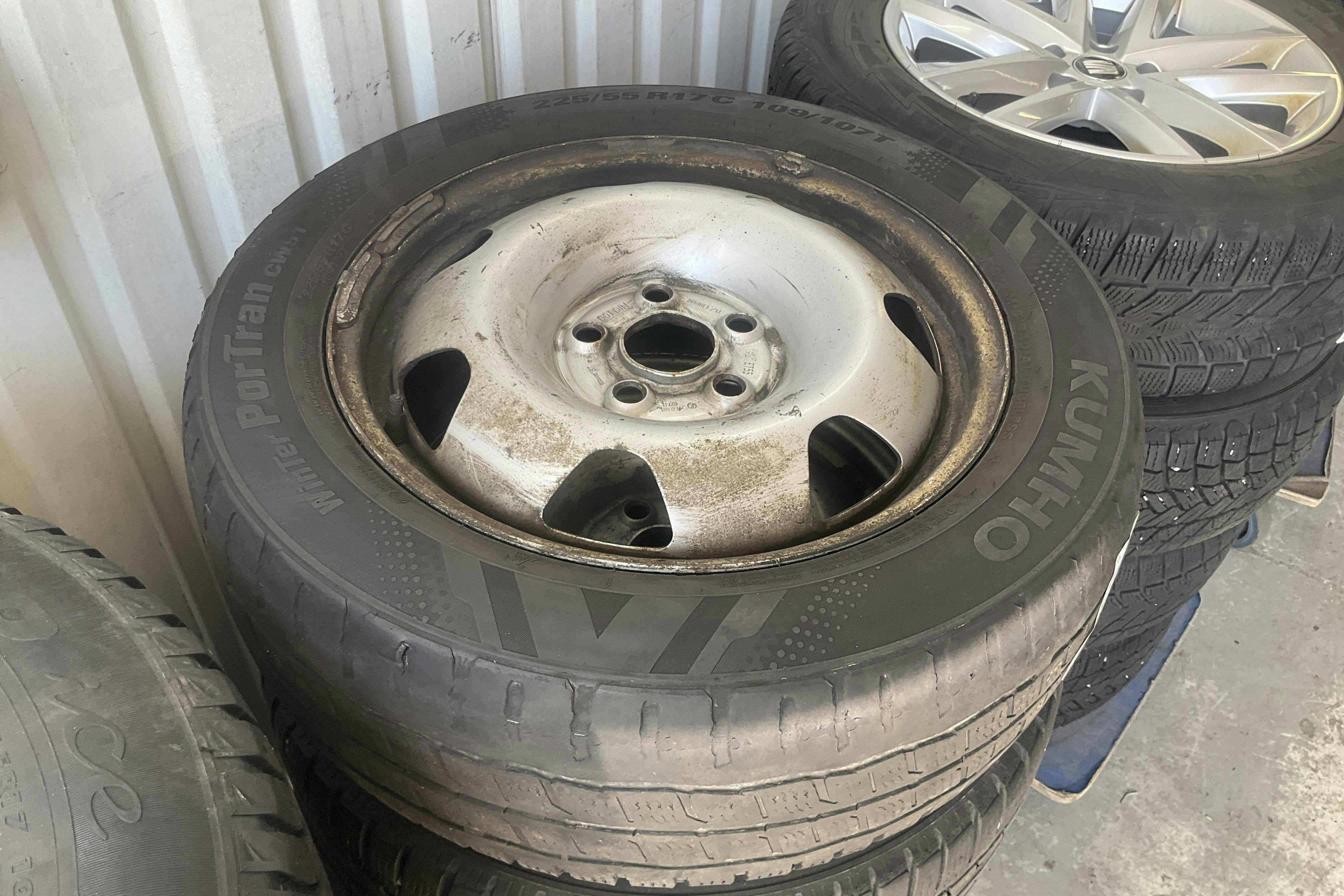 Vehicle Image 15