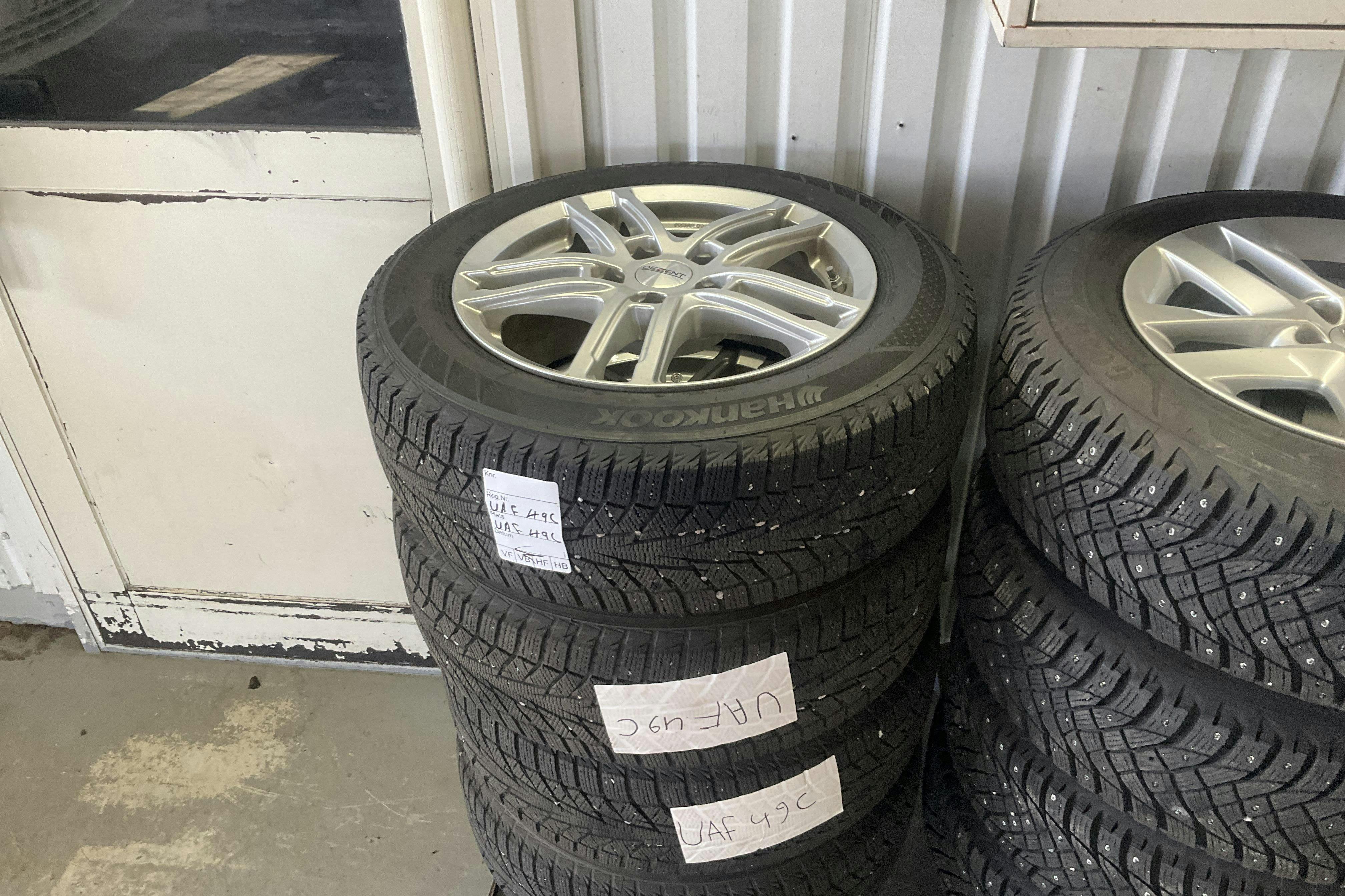 Vehicle Image 13