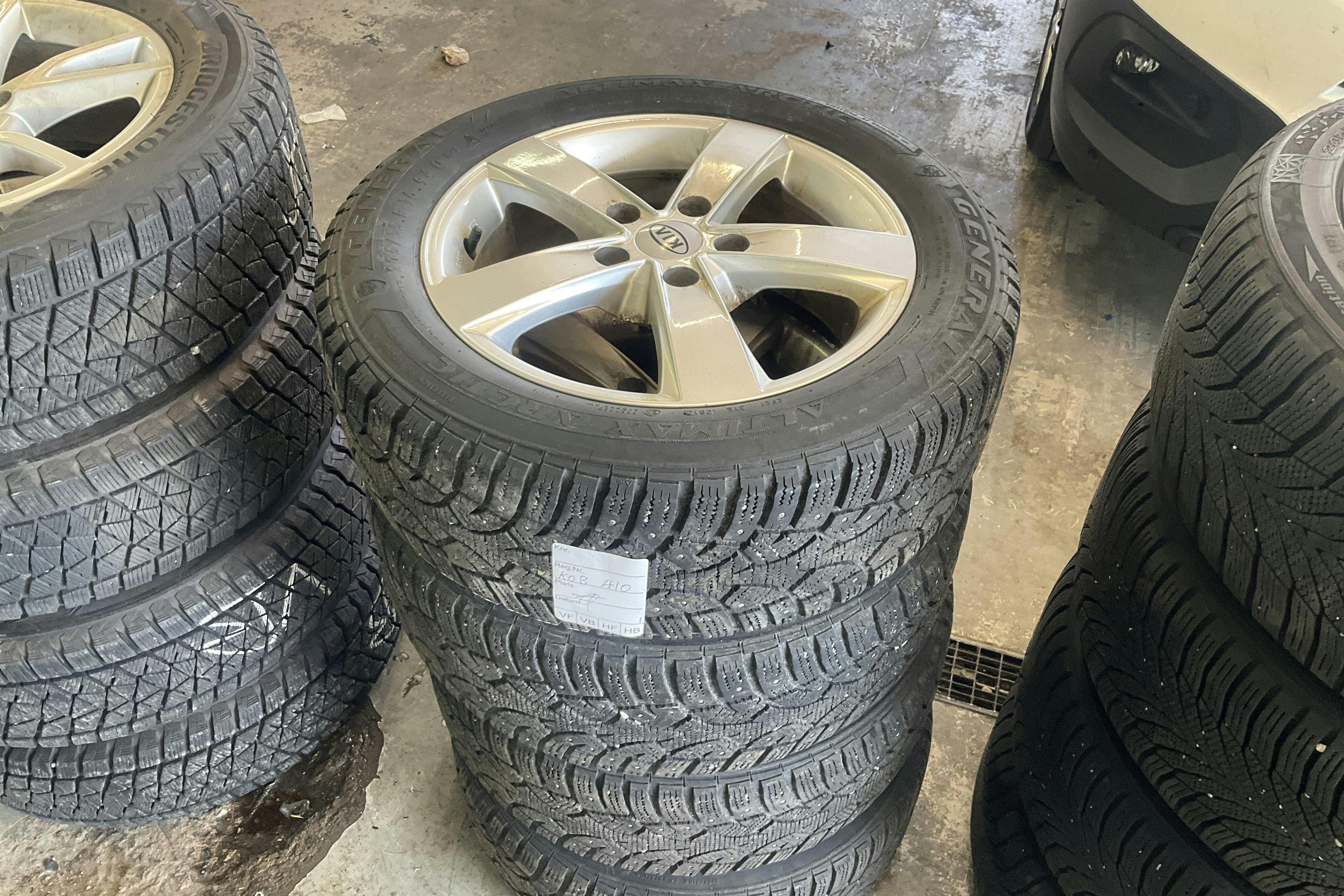 Vehicle Image 13
