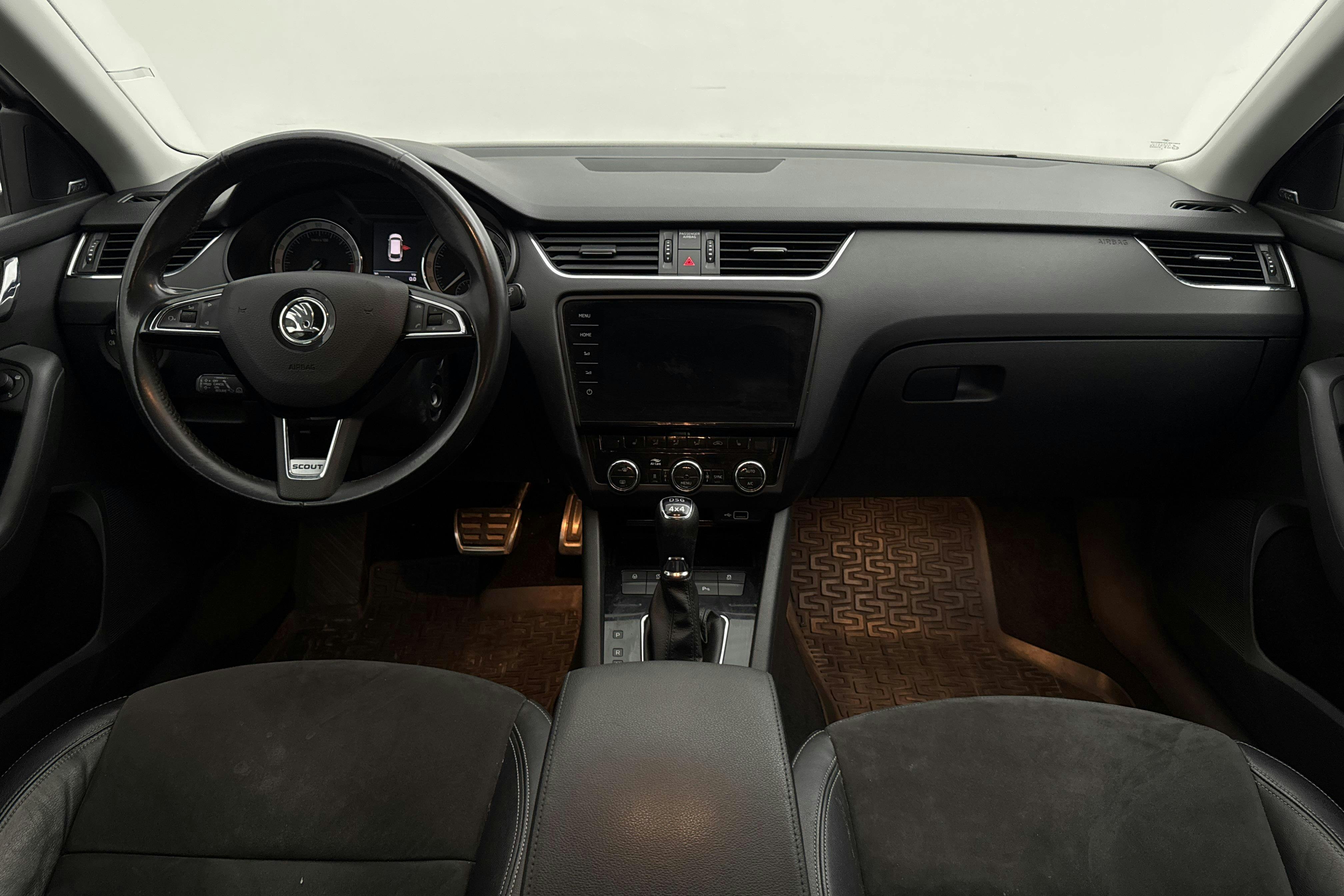 Vehicle Image 6