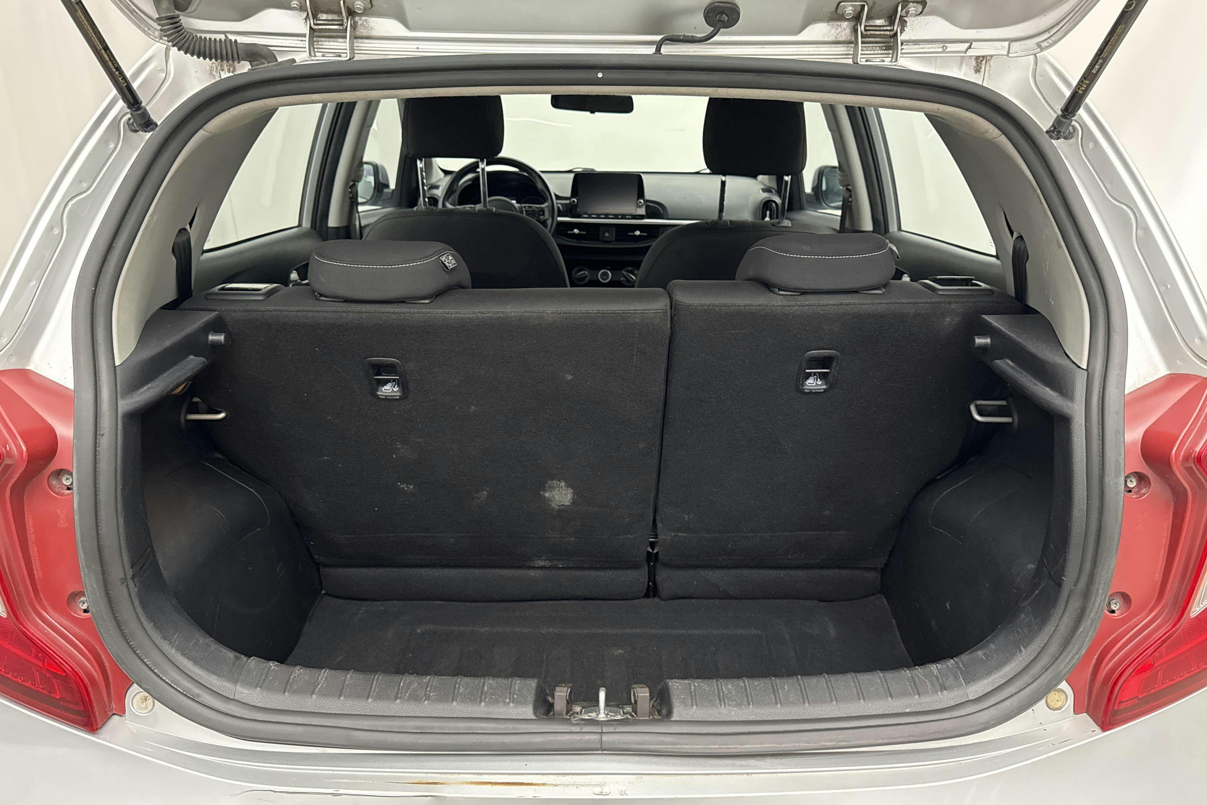 Vehicle Image 9