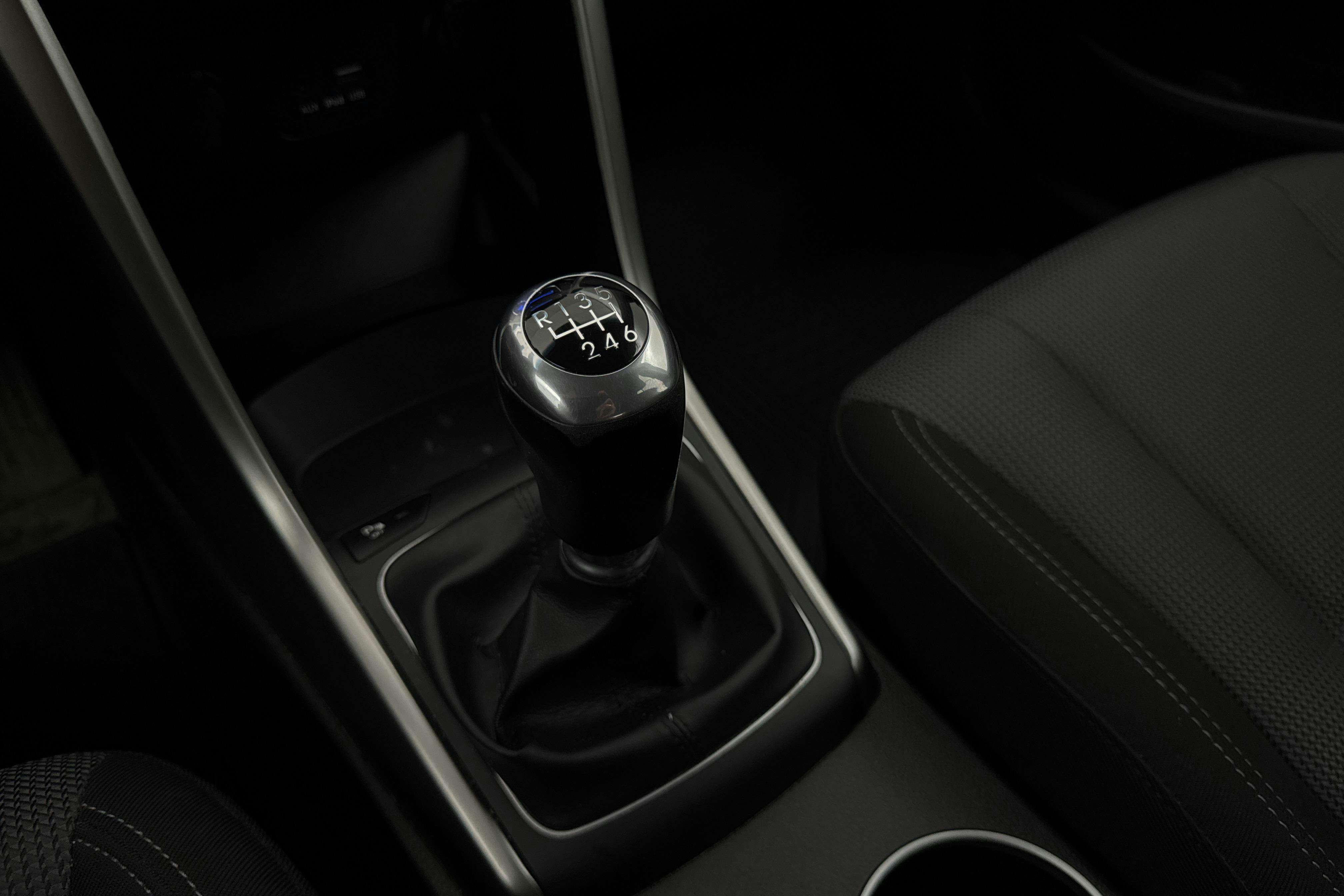 Vehicle Image 12