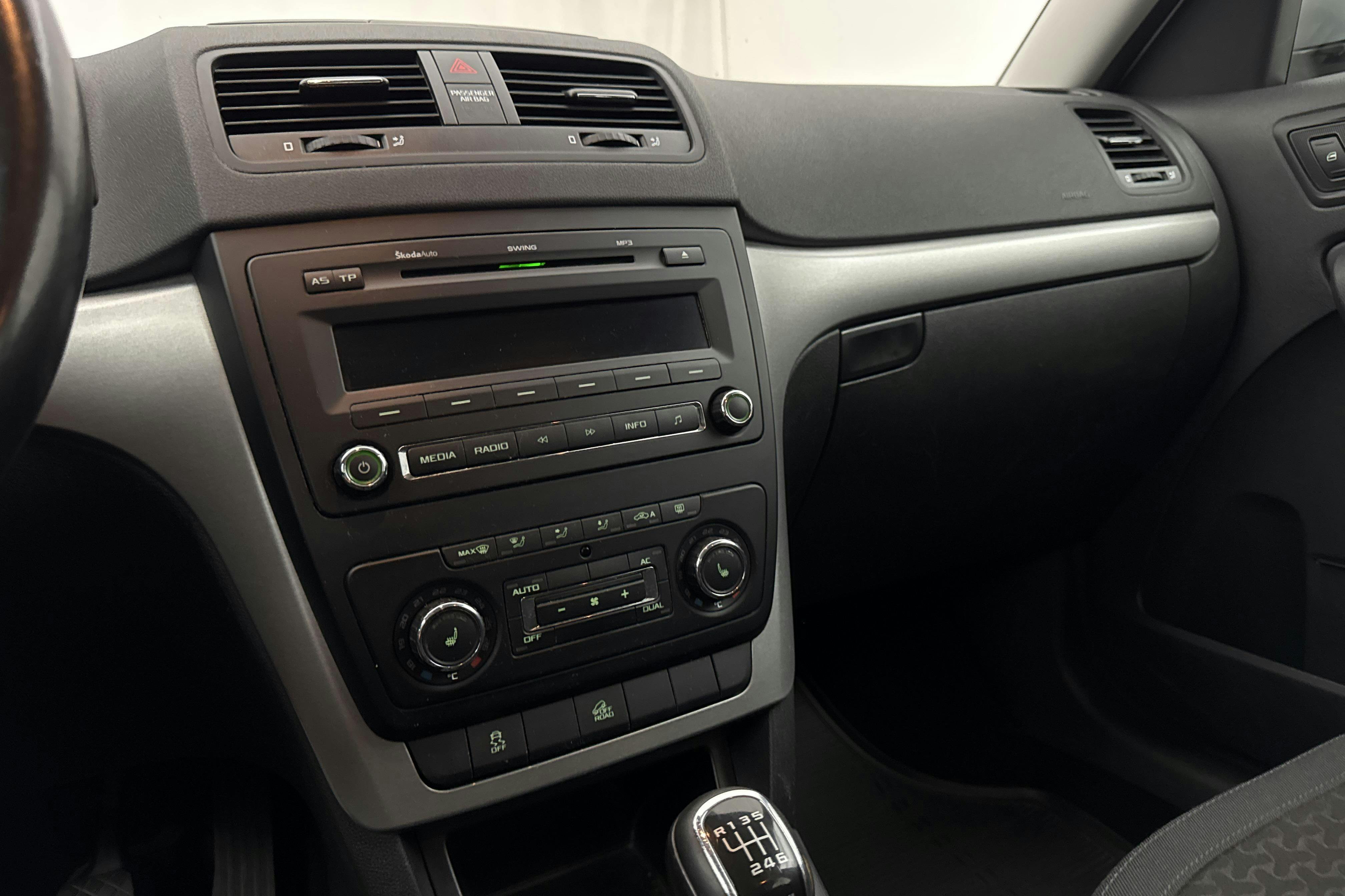 Vehicle Image 12