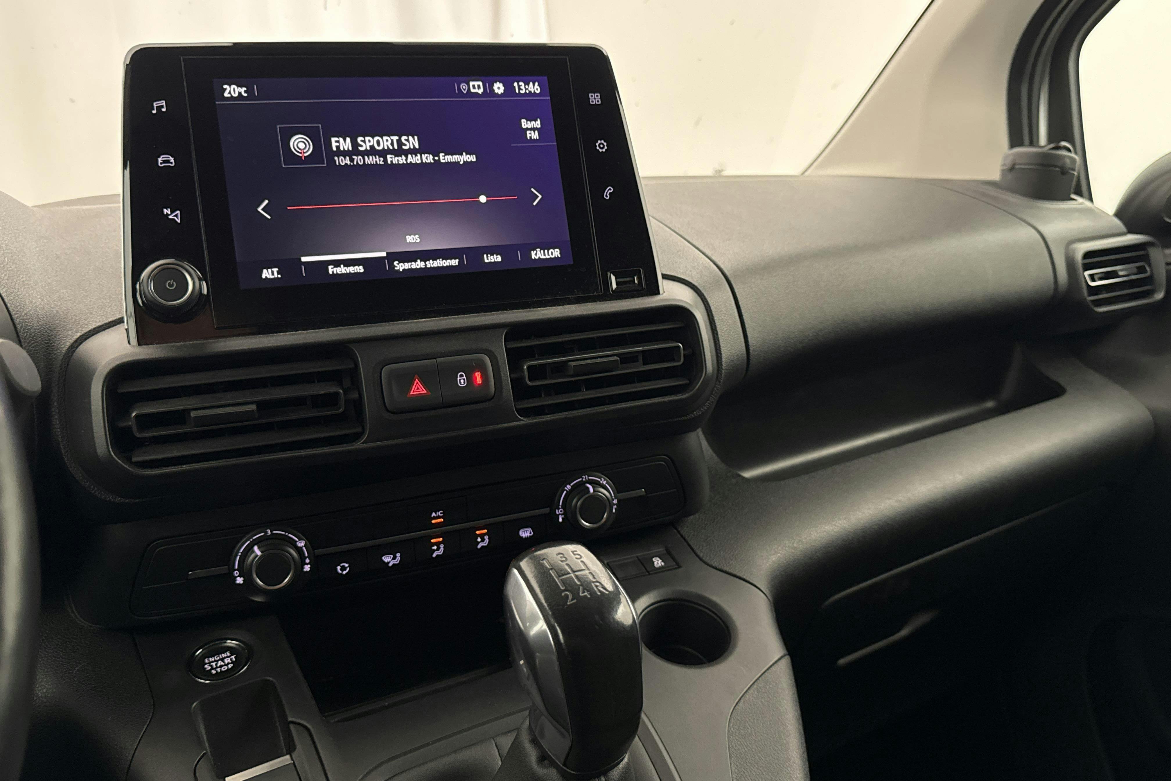 Vehicle Image 12