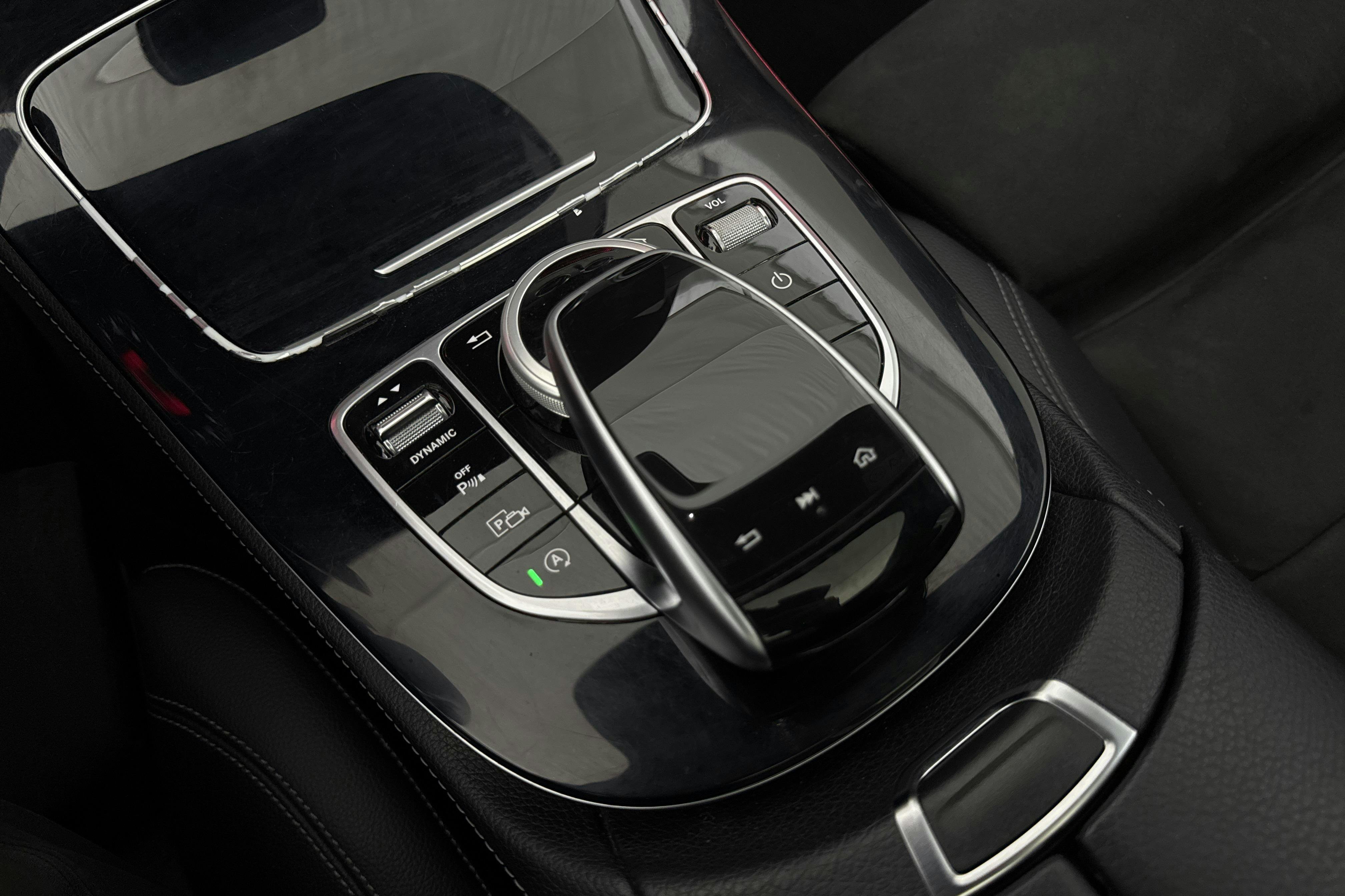 Vehicle Image 15