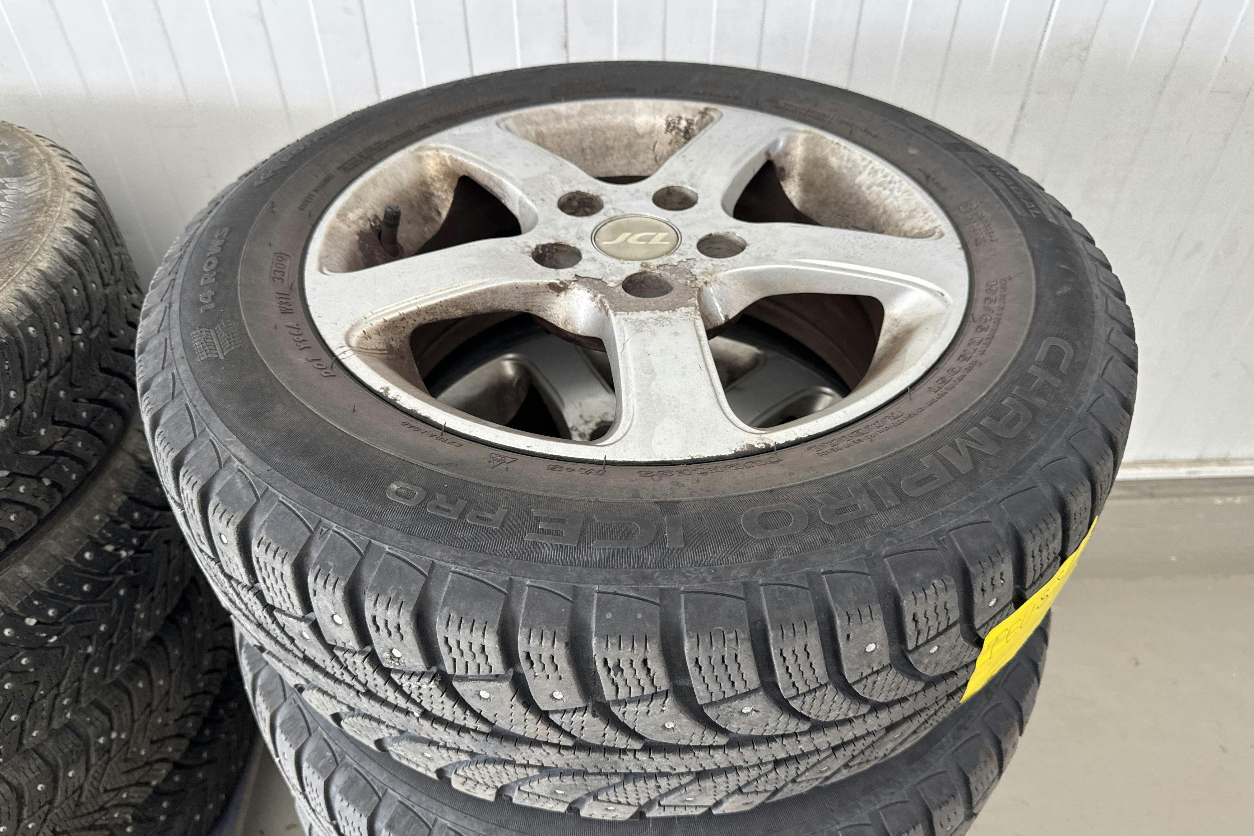 Vehicle Image 15