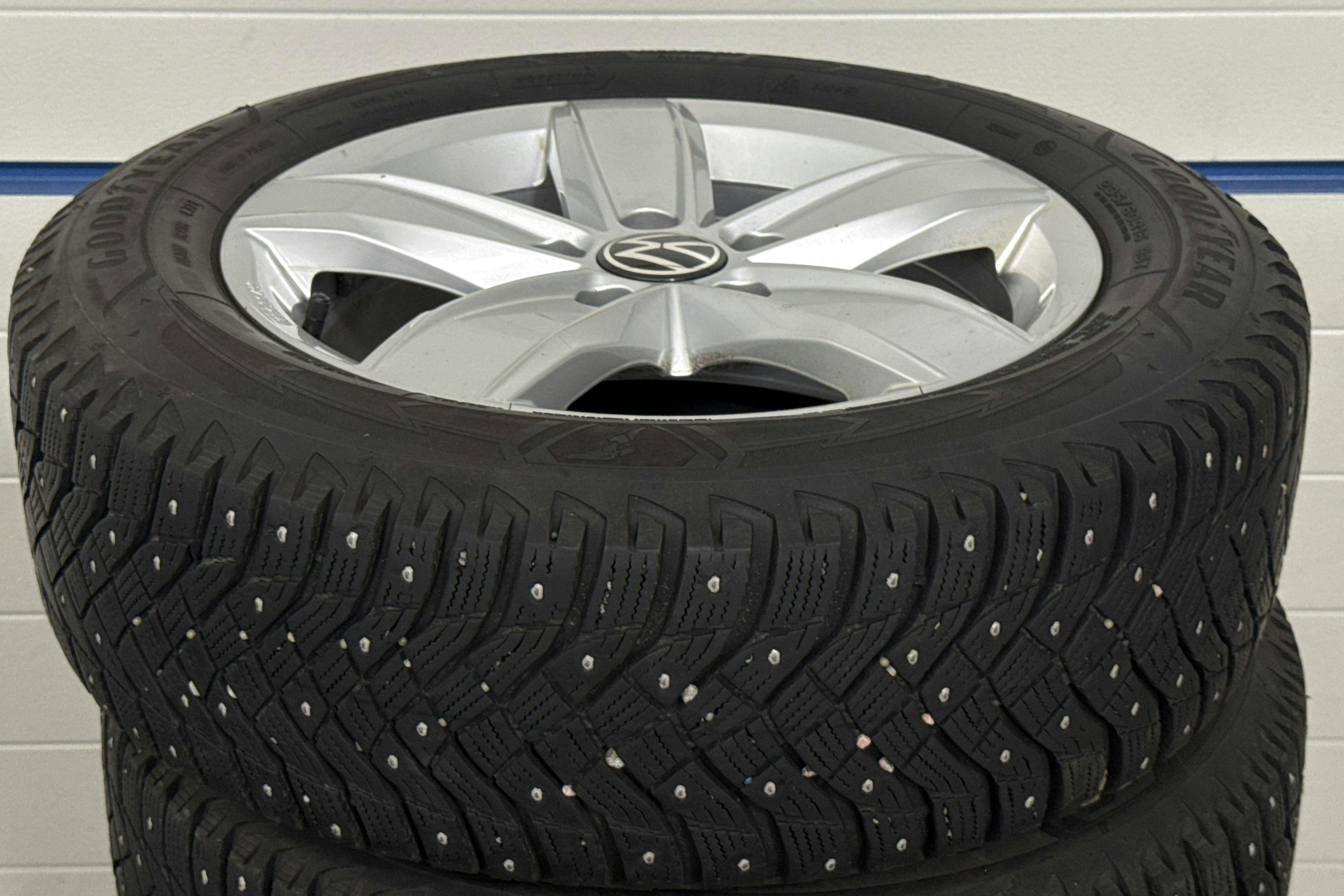 Vehicle Image 15