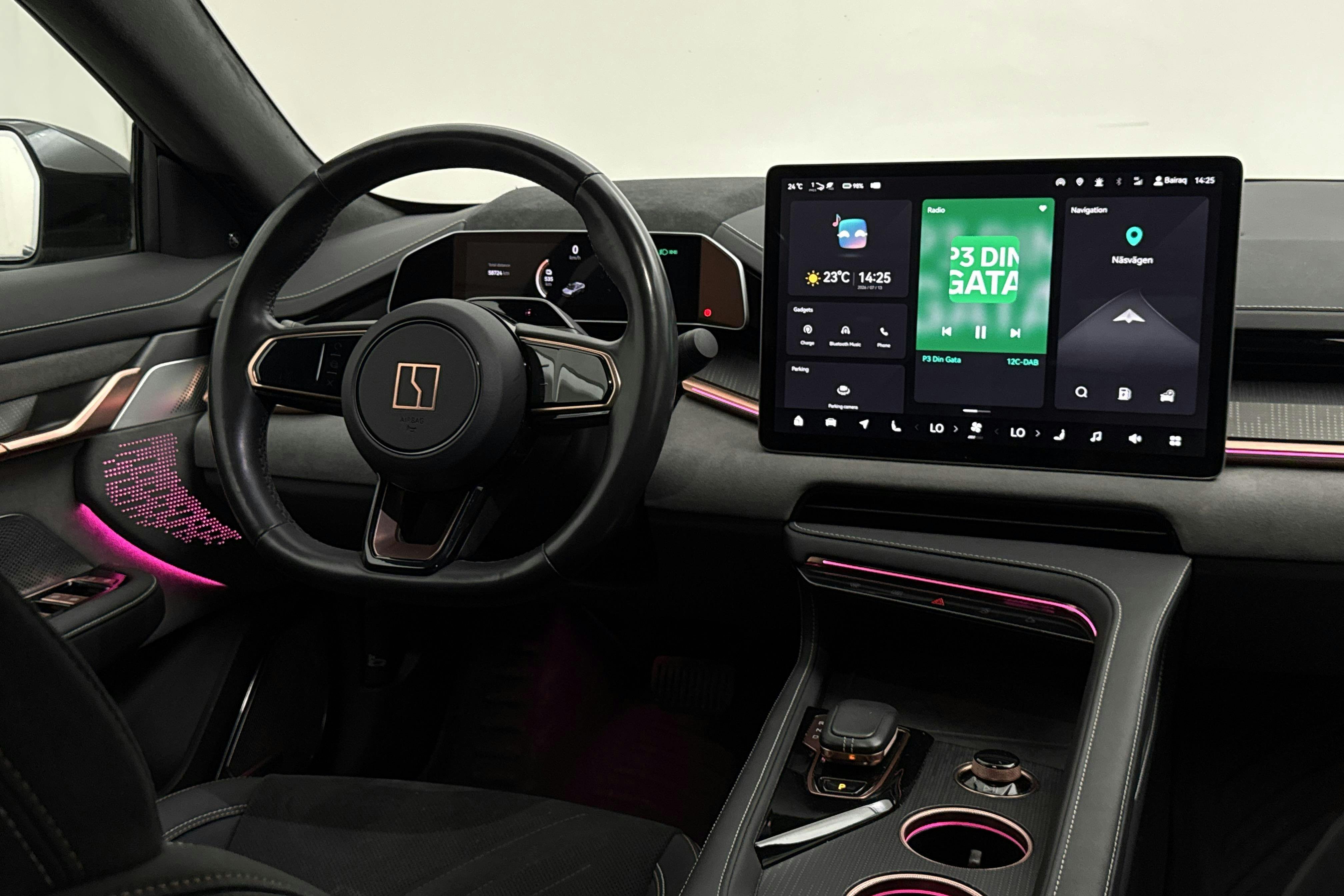 Vehicle Image 16