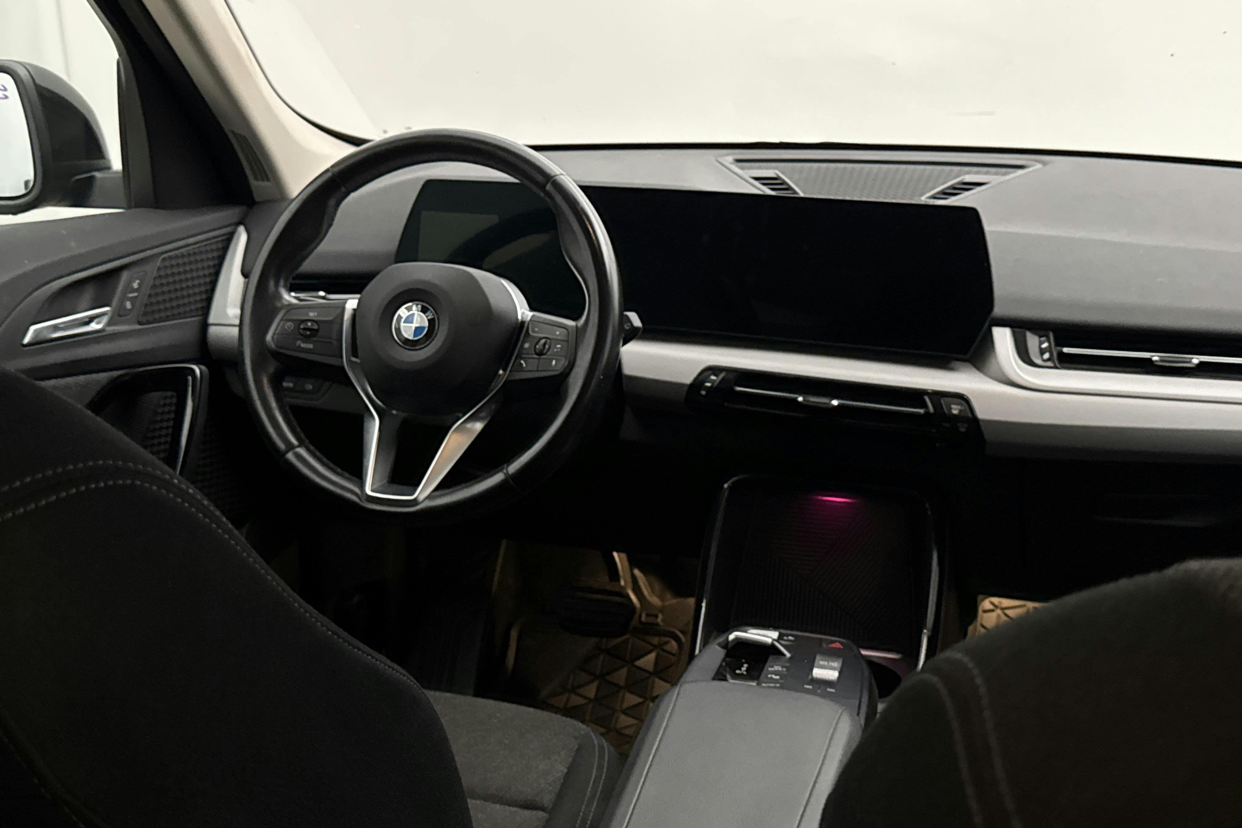 Vehicle Image 17
