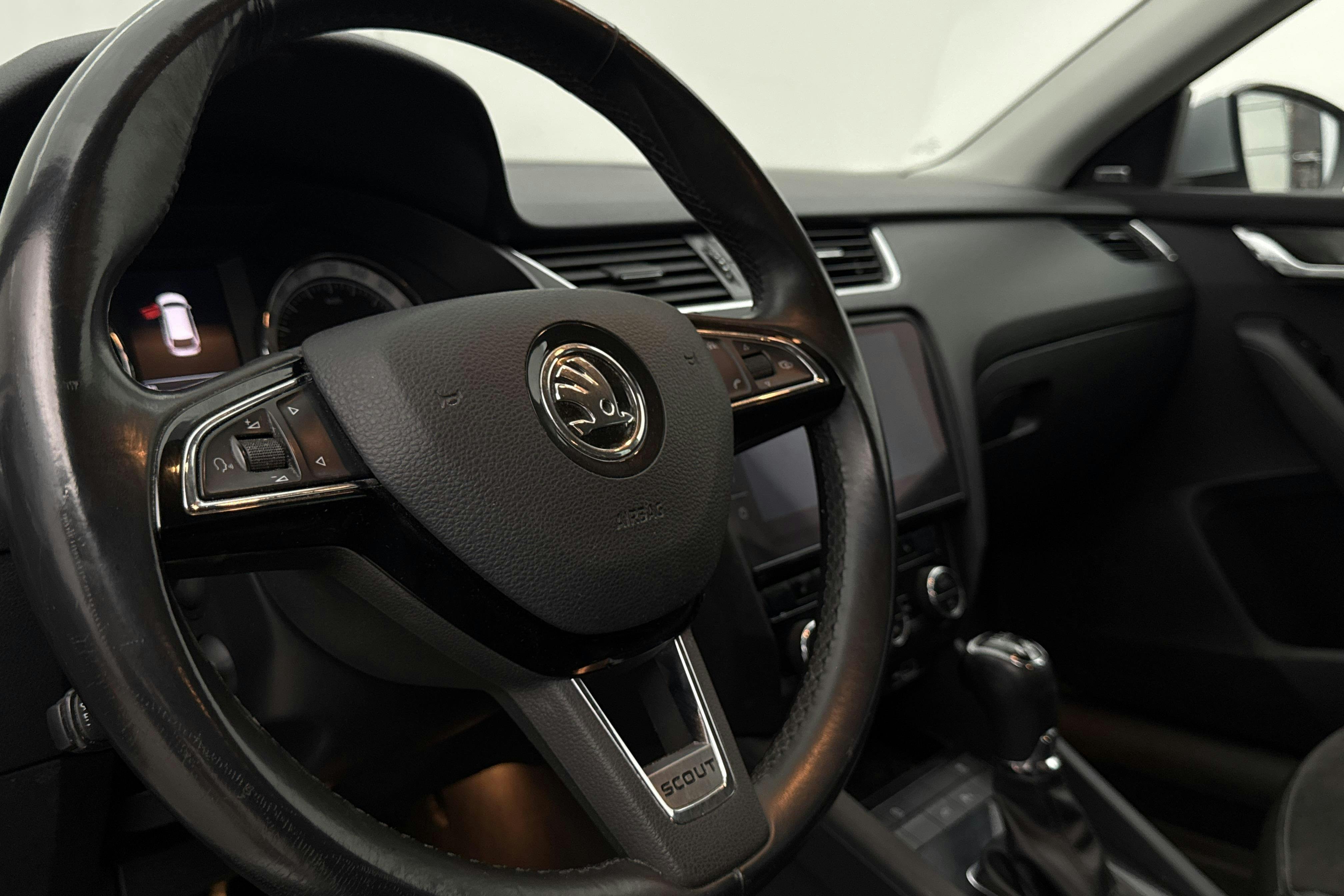 Vehicle Image 16