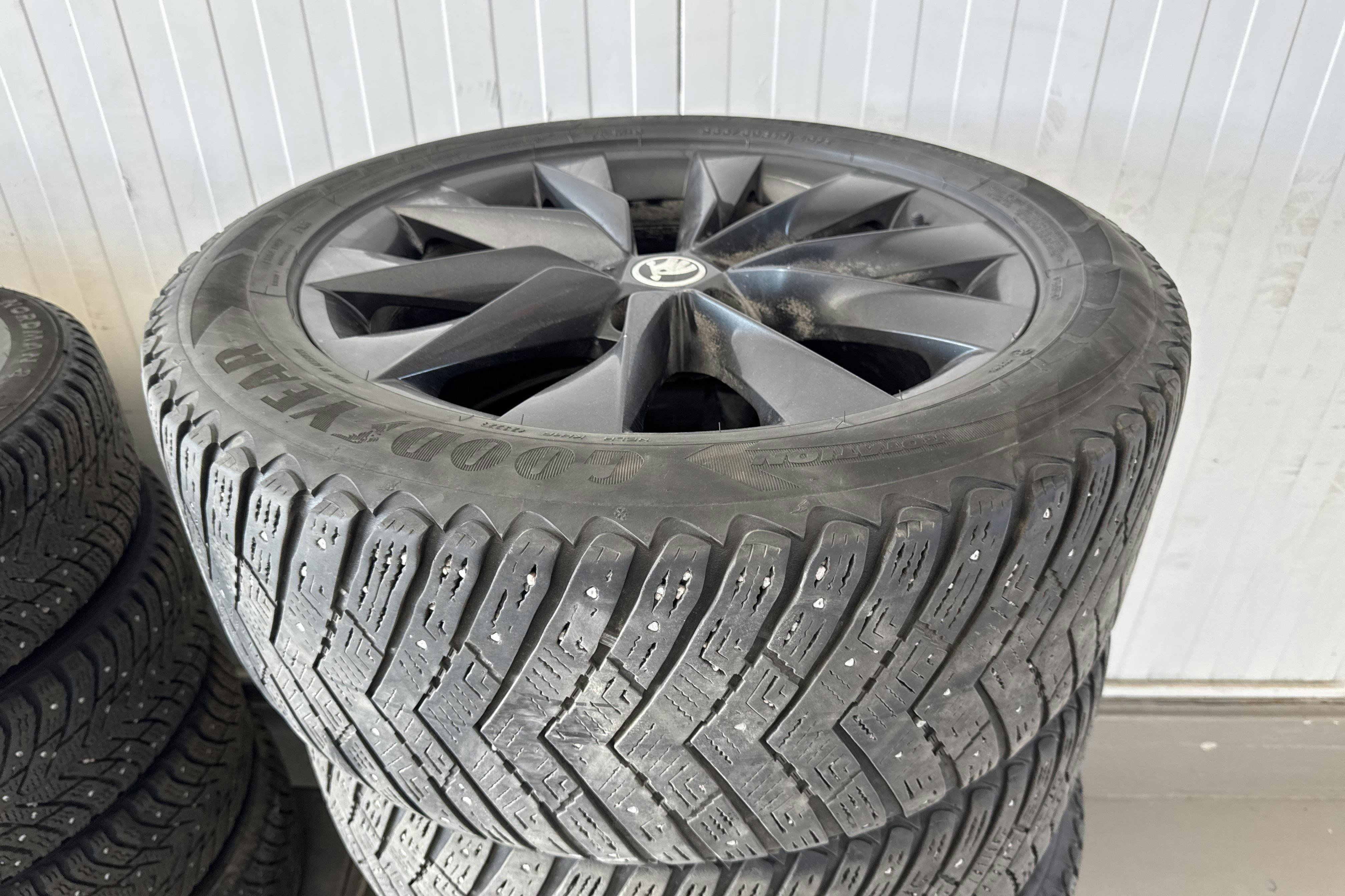 Vehicle Image 19
