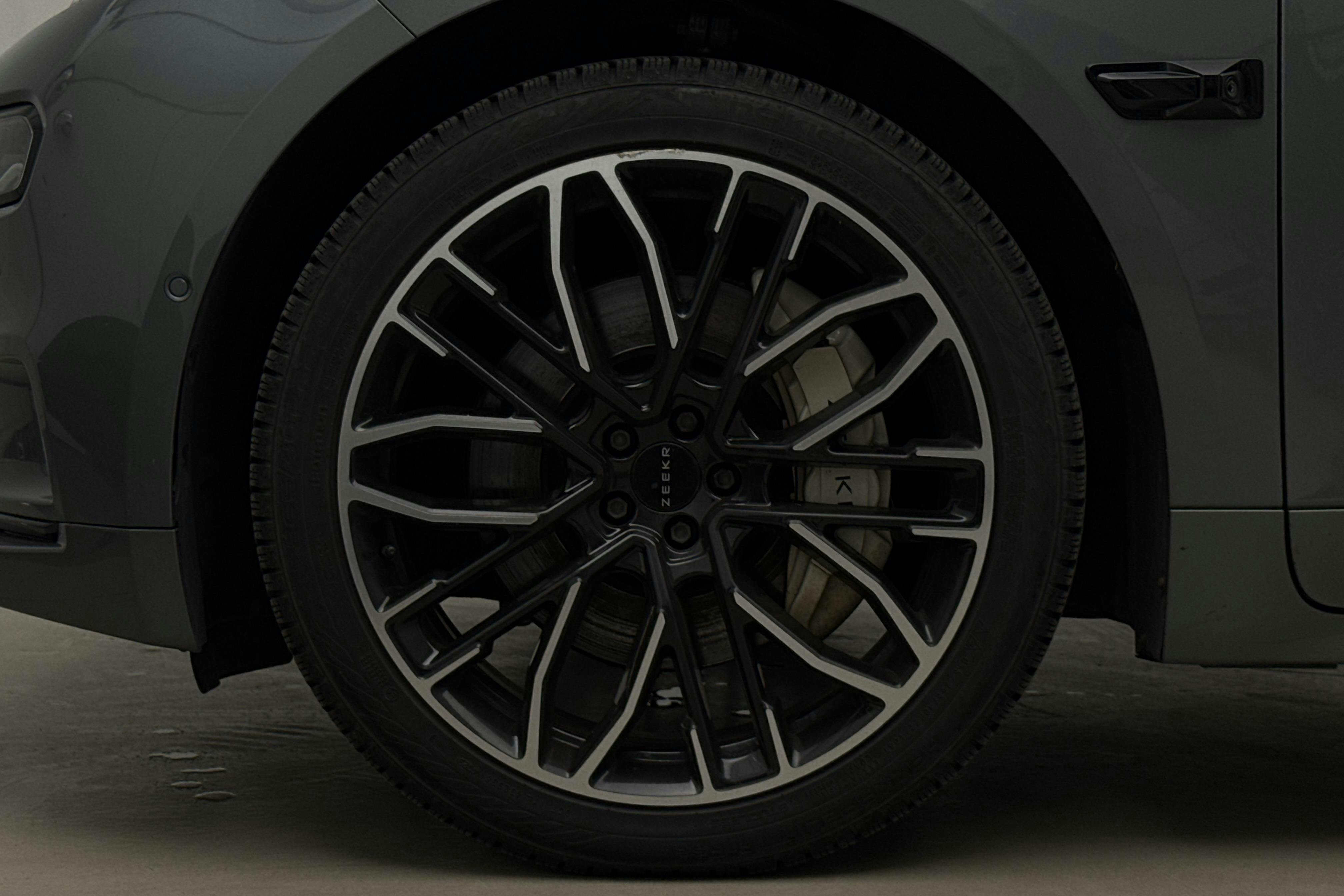 Vehicle Image 23