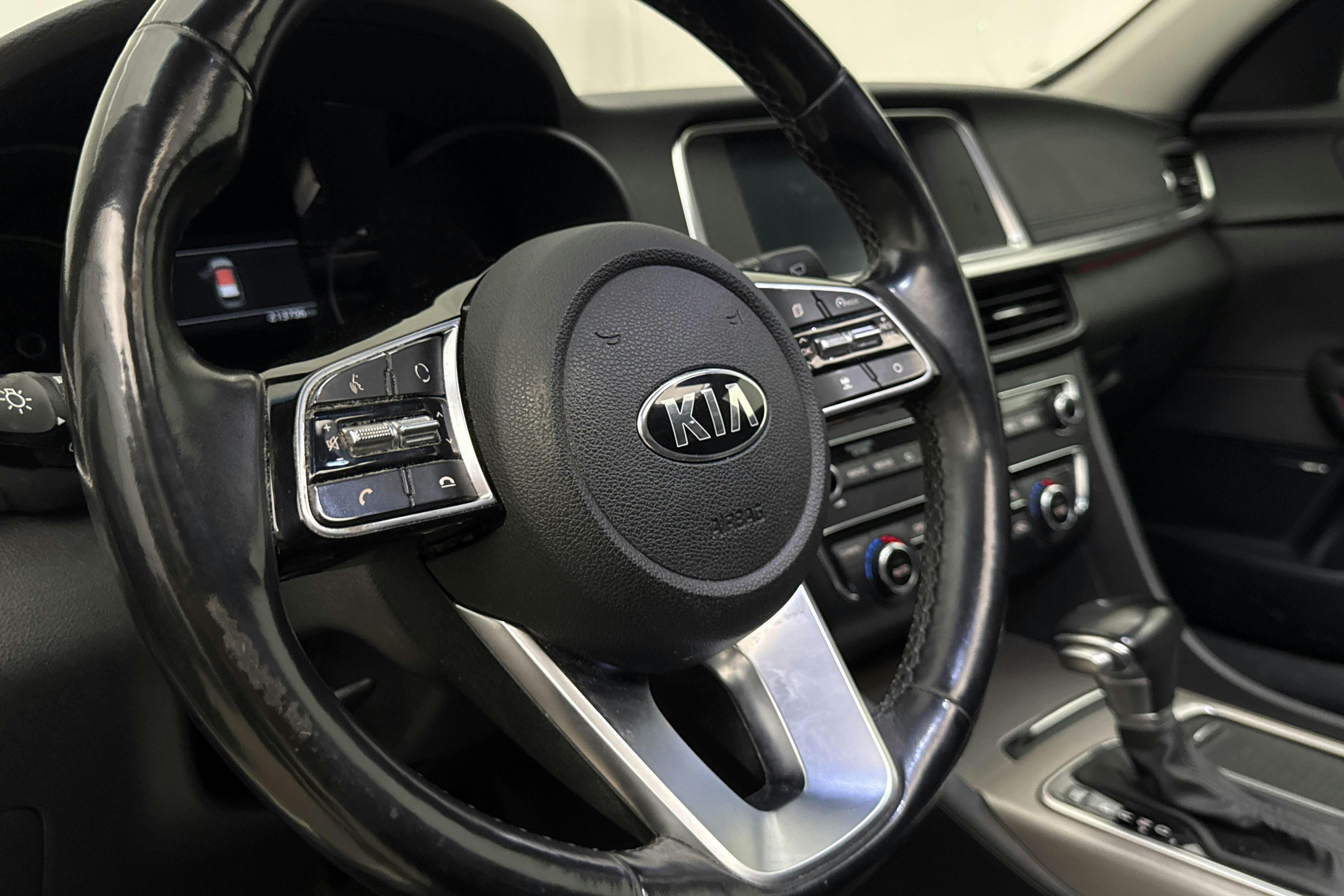 Vehicle Image 17